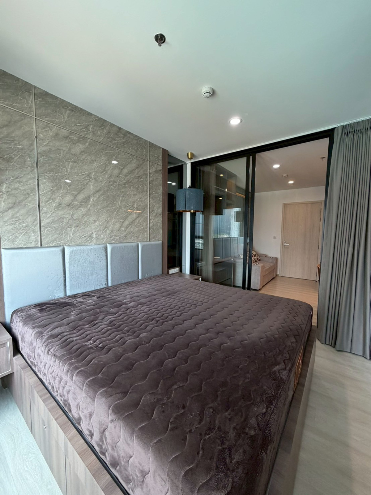 ให้เช่าคอนโดพระราม 9 เพชรบุรีตัดใหม่ RCA : 🌳 ให้เช่าคอนโด Life Asoke ขนาด 35 ตรม. 1 นอน Plus  สนใจนัดดูห้องที่ 0993529495