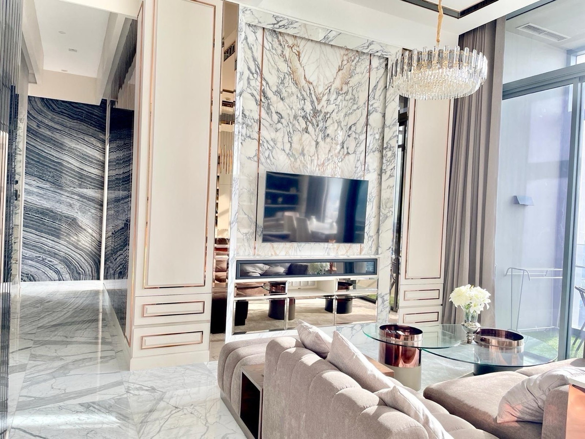 ขายคอนโดสุขุมวิท อโศก ทองหล่อ : The Esses asoke 2b3b 157sqm 50mb call 0886166564