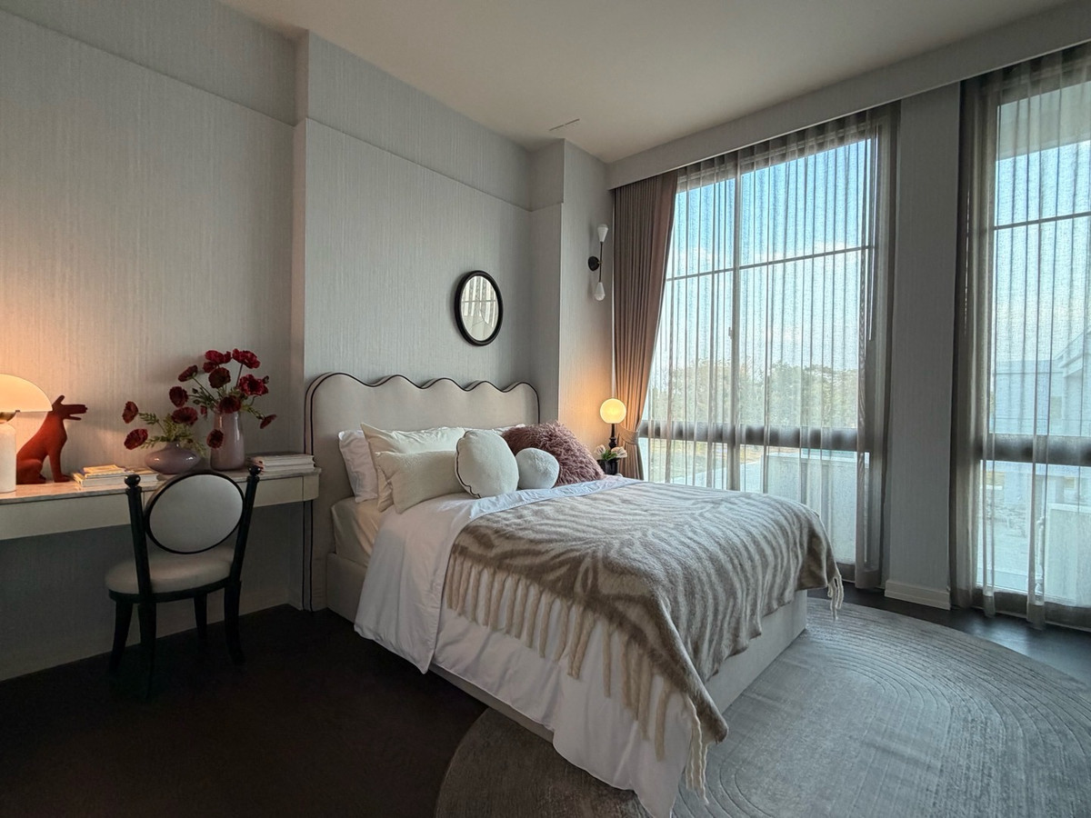 For SaleHousePattanakan, Srinakarin : Connoiseur Phatthanakan, located at the beginning of Soi Phatthanakan 32, fully furnished, last house. If interested, you can negotiate the price.