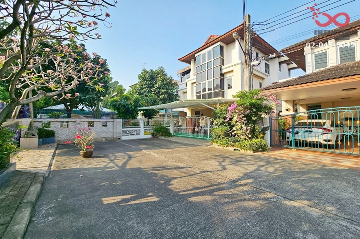 For SaleHouseChokchai 4, Ladprao 71, Ladprao 48, : Single house for sale, 3 floors, 62 sq m, Eksin 2, Nakniwat 48, Pradit Manutham, behind edge.