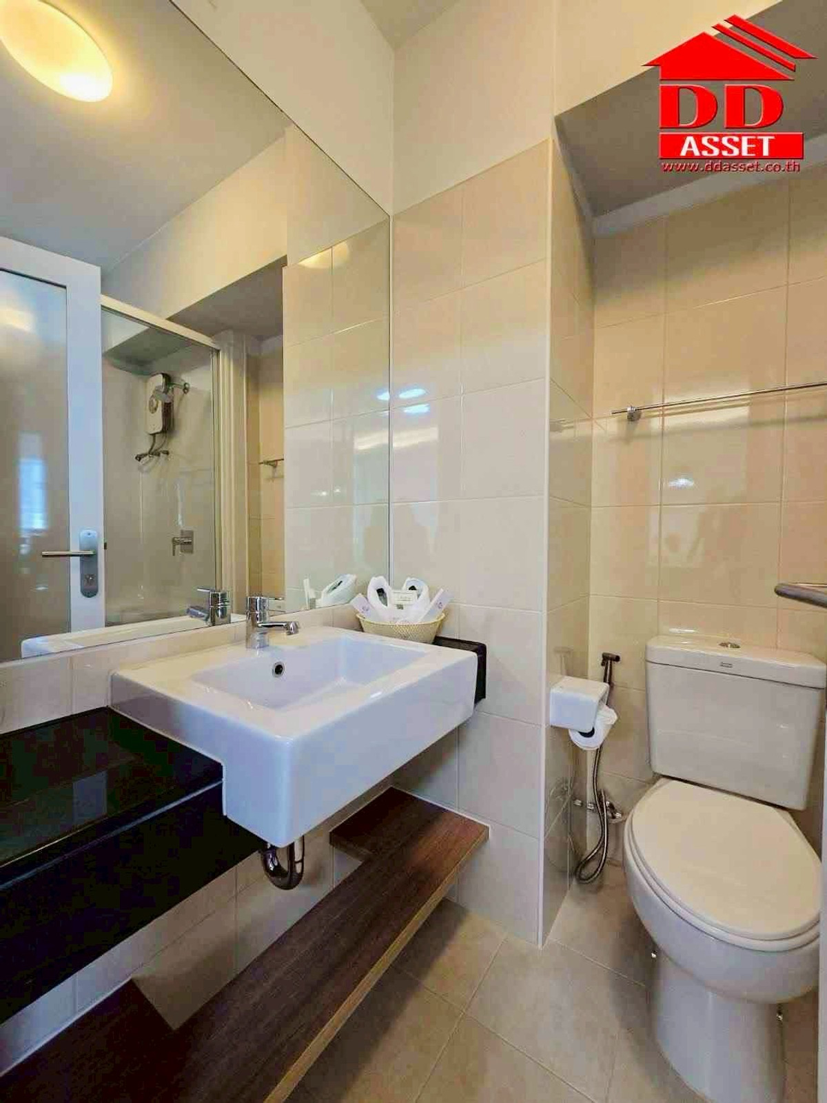 ให้เช่าคอนโดพระราม 9 เพชรบุรีตัดใหม่ RCA : FOR RENT I-biza Residence RCA (ไอ บิซา อาร์ซีเอ) Rama9  Code : C8407