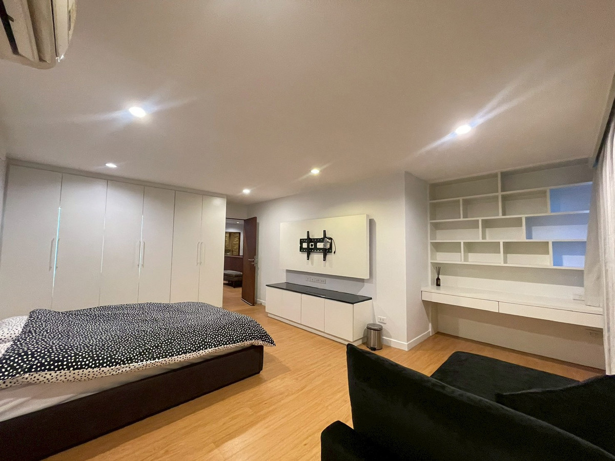 HousePattanakan, Srinakarin : For sale/rent, beautiful house ready to move in, 3 floors, 4 bedrooms, Panya Pattanakarn Village, size 58 sq m, usable area 350 sq m.