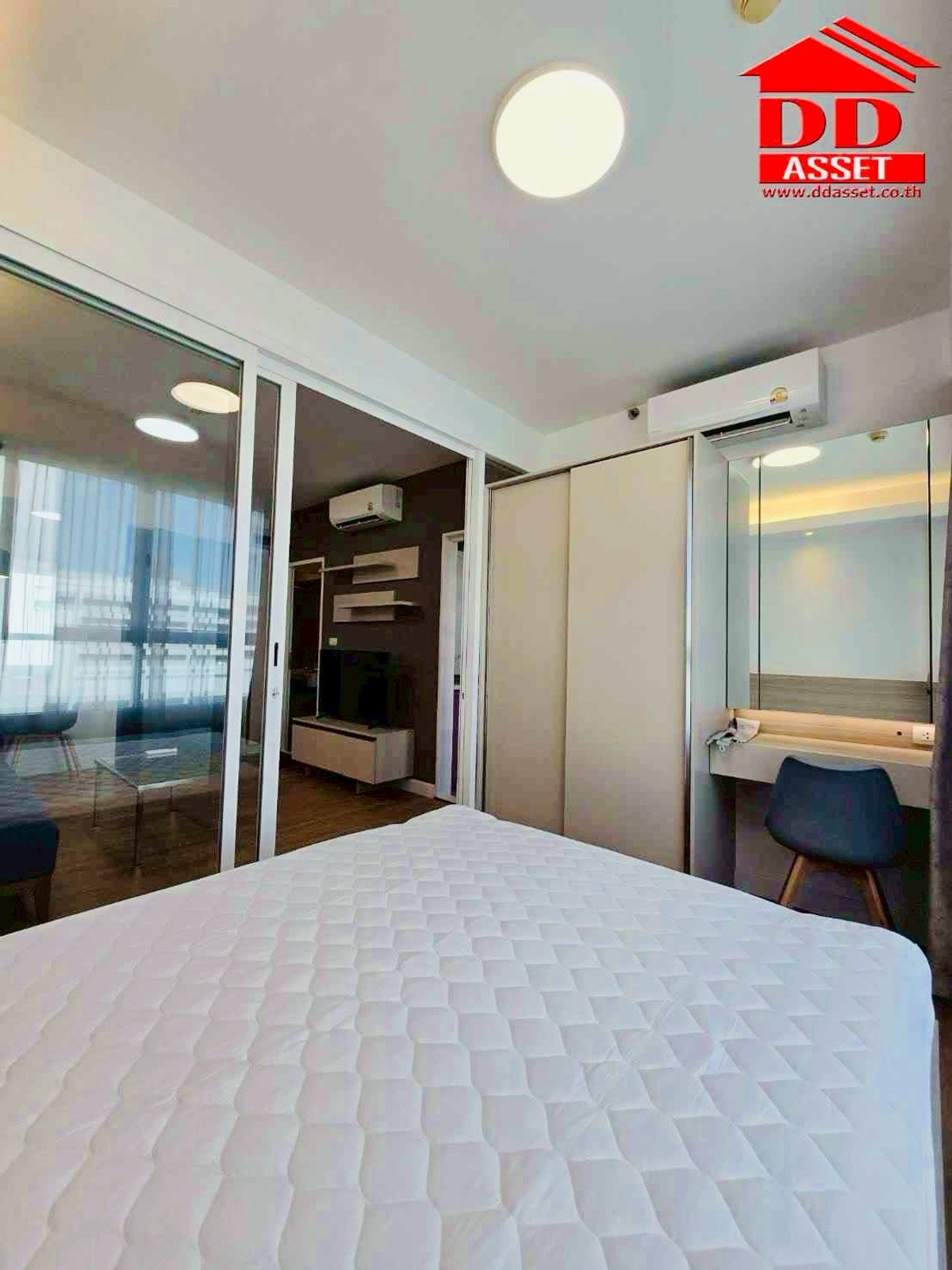 ให้เช่าคอนโดพระราม 9 เพชรบุรีตัดใหม่ RCA : FOR RENT I-biza Residence RCA (ไอ บิซา อาร์ซีเอ) Rama9  Code : C8407
