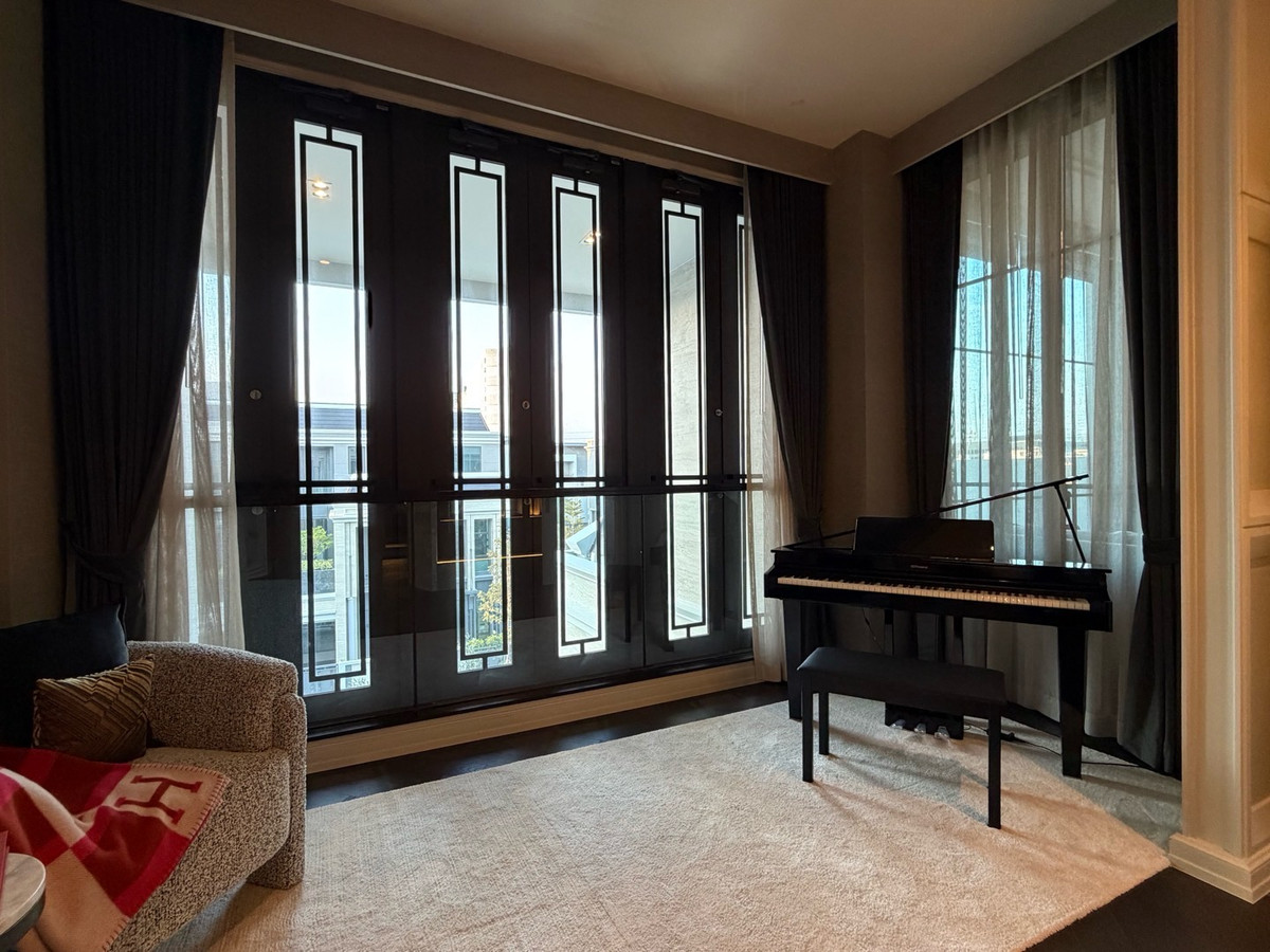 For SaleHousePattanakan, Srinakarin : Connoiseur Phatthanakan, located at the beginning of Soi Phatthanakan 32, fully furnished, last house. If interested, you can negotiate the price.