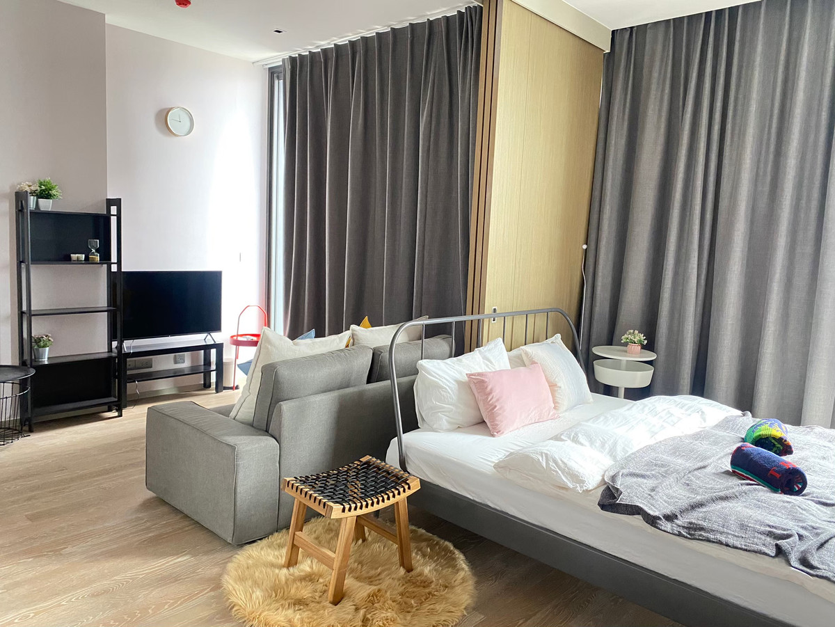 ให้เช่าคอนโดสีลม ศาลาแดง บางรัก : **Ashton Silom 50 Sq,m. Fully Finish @29,000บาท/month call Nong 096-2615656  ห้องกว้างมาก 50 ตรม. 1 นอน 1 น้ำ เฟอร์ครบ พร้อมอยู่   Location : Silom , Chongnonsi  Rental Price : 29,000 Baht/Month  Condominium near MRT, BTS  : Silom , Chong nonsiStation  Co