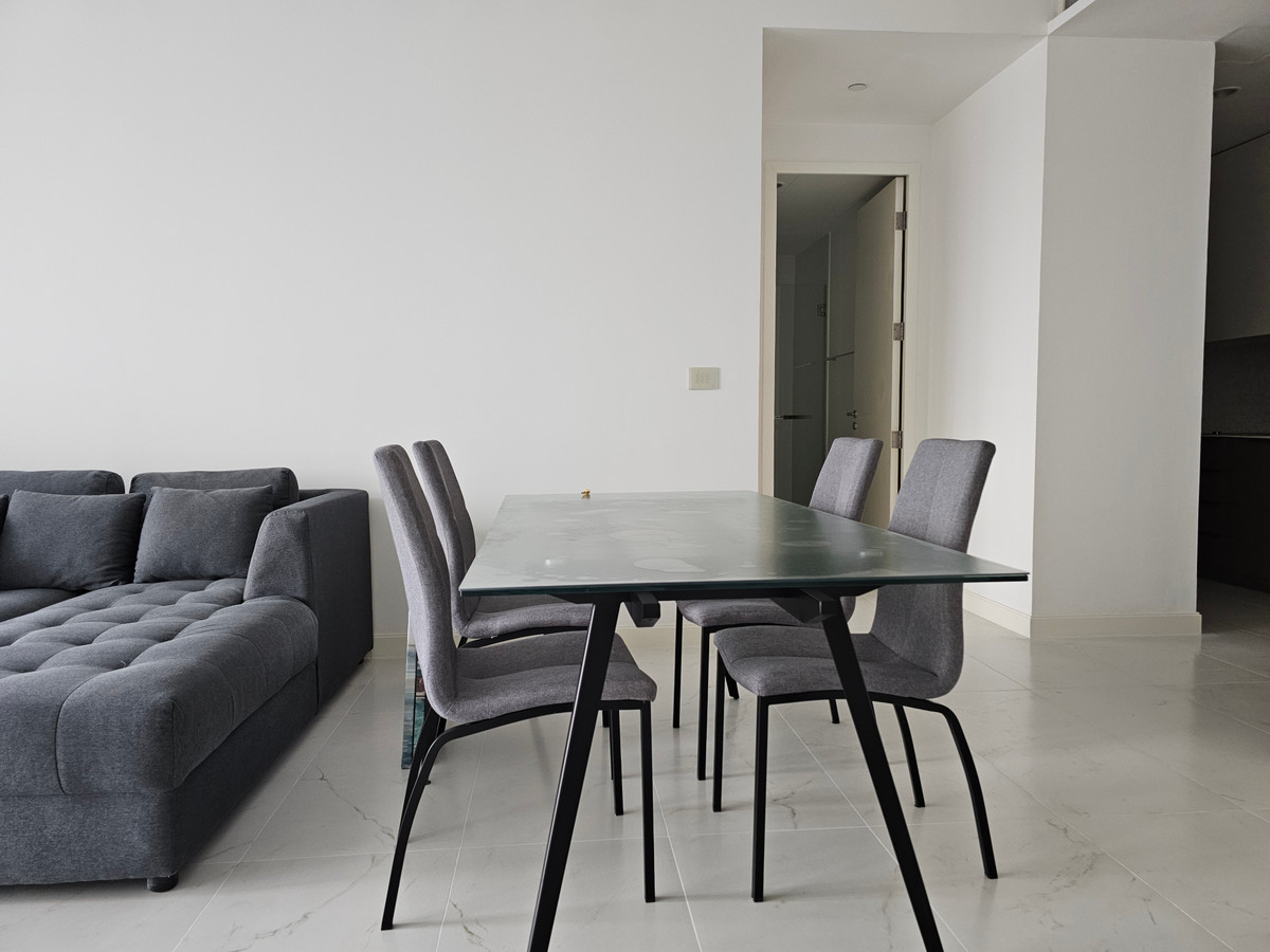 CondoWitthayu, Chidlom, Langsuan, Ploenchit : 185 Rajadamri for rent, 2 bedrooms, 2 bathrooms, area 118 sq m, 90,000 baht. If interested, call Nong 096-2615656. Ready to make an appointment to visit every day. For Rent 185 Rajadamri 2bed 2 bath 118 Sq,m Rental price 90,000 Baht call Nong 096-2615656 