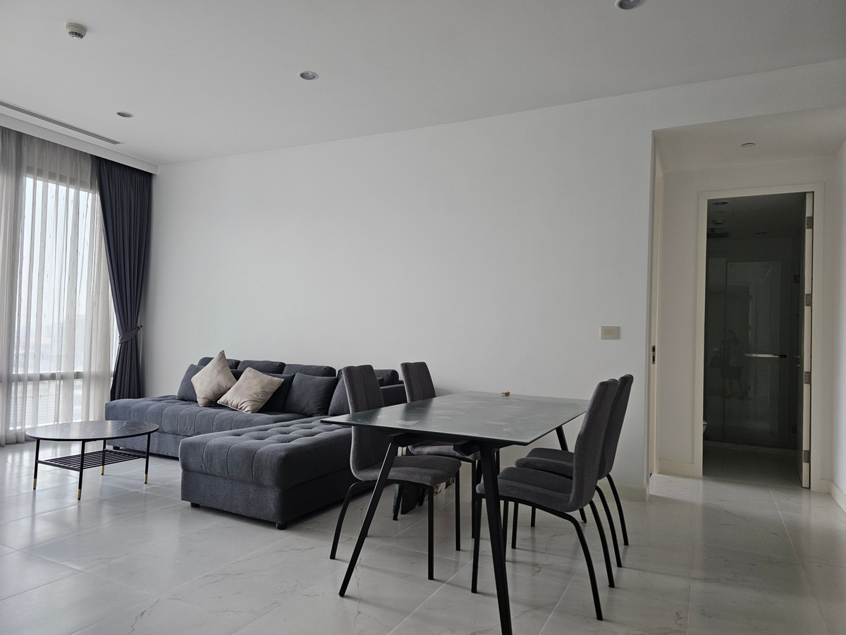 CondoWitthayu, Chidlom, Langsuan, Ploenchit : 185 Rajadamri for rent, 2 bedrooms, 2 bathrooms, area 118 sq m, 90,000 baht. If interested, call Nong 096-2615656. Ready to make an appointment to visit every day. For Rent 185 Rajadamri 2bed 2 bath 118 Sq,m Rental price 90,000 Baht call Nong 096-2615656 