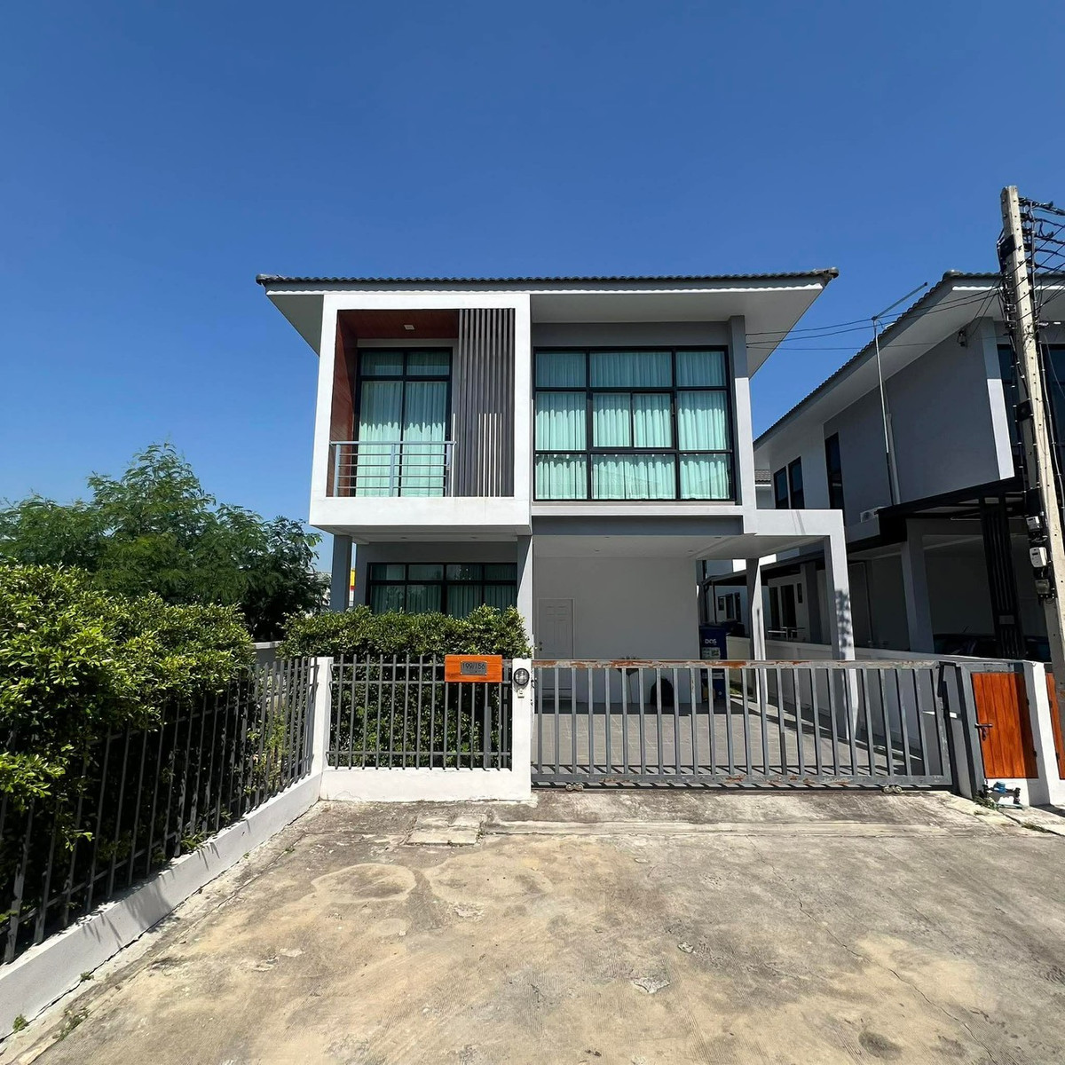 ขายบ้านอยุธยา : ขายบ้านเดี่ยว โครงการเดอะไลฟ์ อยุธยา บางประอิน ขนาด 41.6 ตร.ว. พื้นที่ใช้สอย 166.4 ตร.ม. 3 ห้องนอน ติดถนนใหญ่ ราคา 4,390,000 บาท