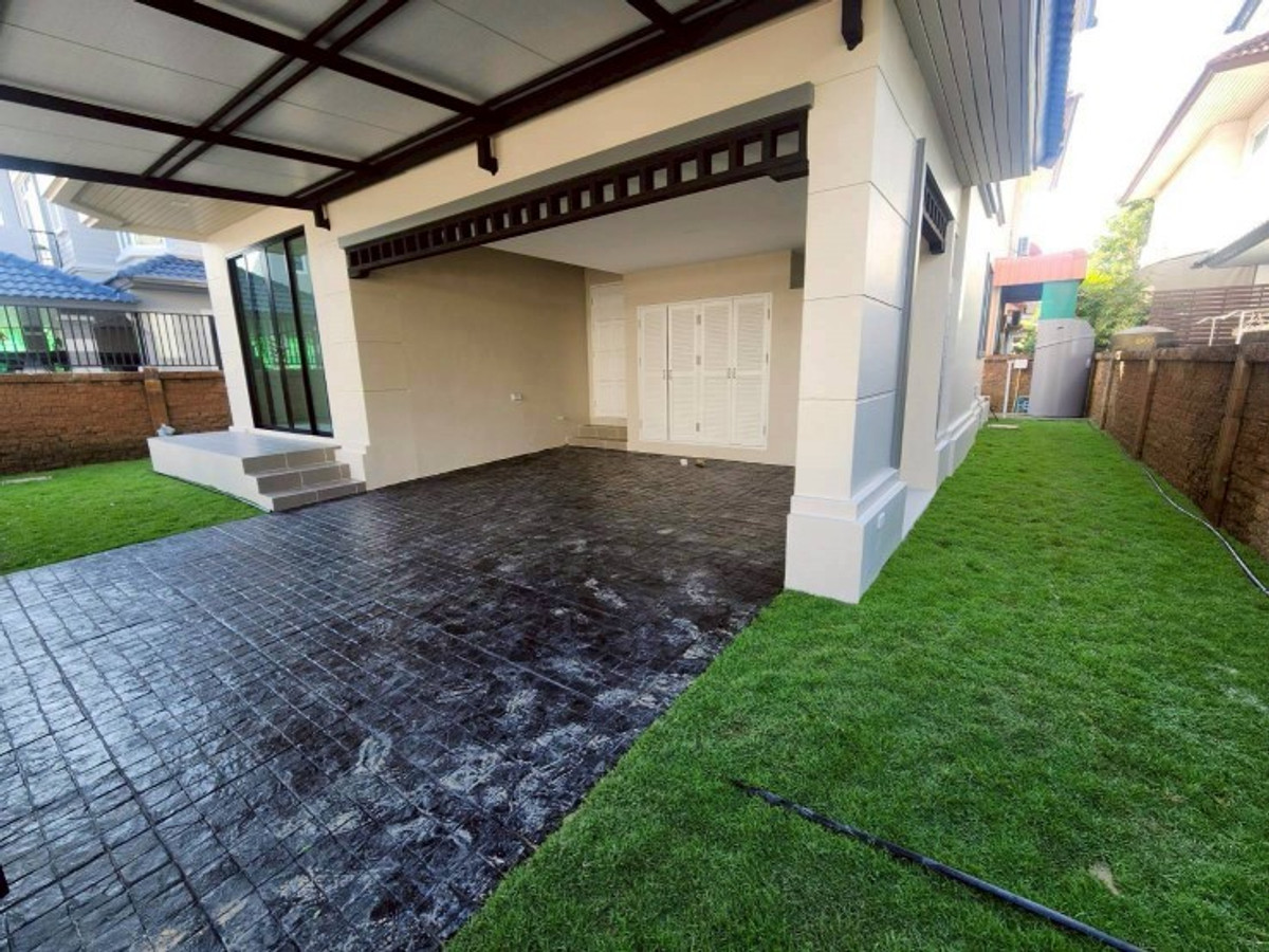 For SaleHouseNonthaburi, Bang Yai, Bangbuathong : 2-story detached house for sale, Thanasiri Rattanathibet, Bang Yai, Bang Bua Thong, Nonthaburi, Central Westgate Bang Yai, MRT (Purple Line), Bang Rak Yai Station. and Bang Phlu Station