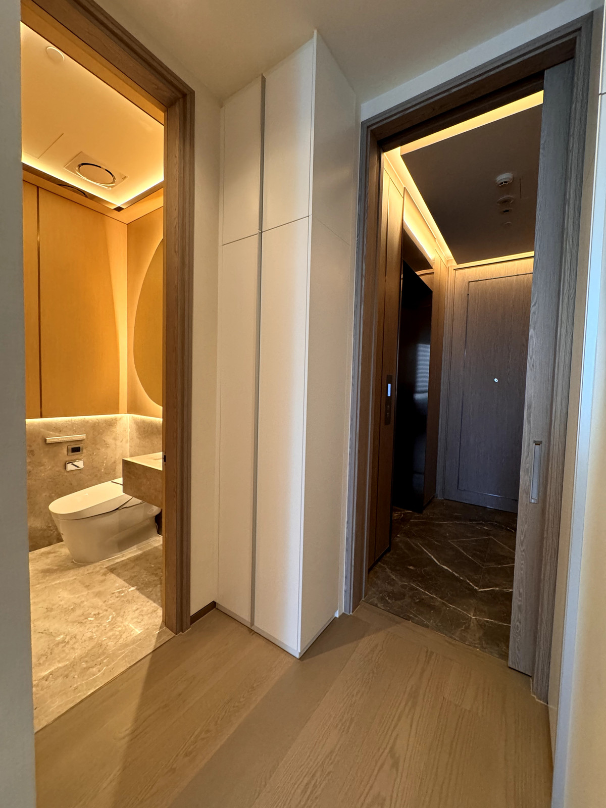 For RentCondoWitthayu, Chidlom, Langsuan, Ploenchit : SCOPE หลังสวน ให้เช่า 1 นอน 1 น้ำ พื้นที่ 83 ตรม  150,000 บาท สนใจโทร น้อง 096-2615656 พร้อมให้นัดหมายเข้าชมทุกวัน  For Rent SCOPE Luang Suan 1bed 1 bath 83 Sq,m Rental price 150,000 Baht   call Nong 096-2615656 Ready to touring everyday   ห้องกว้าง 83 ตร