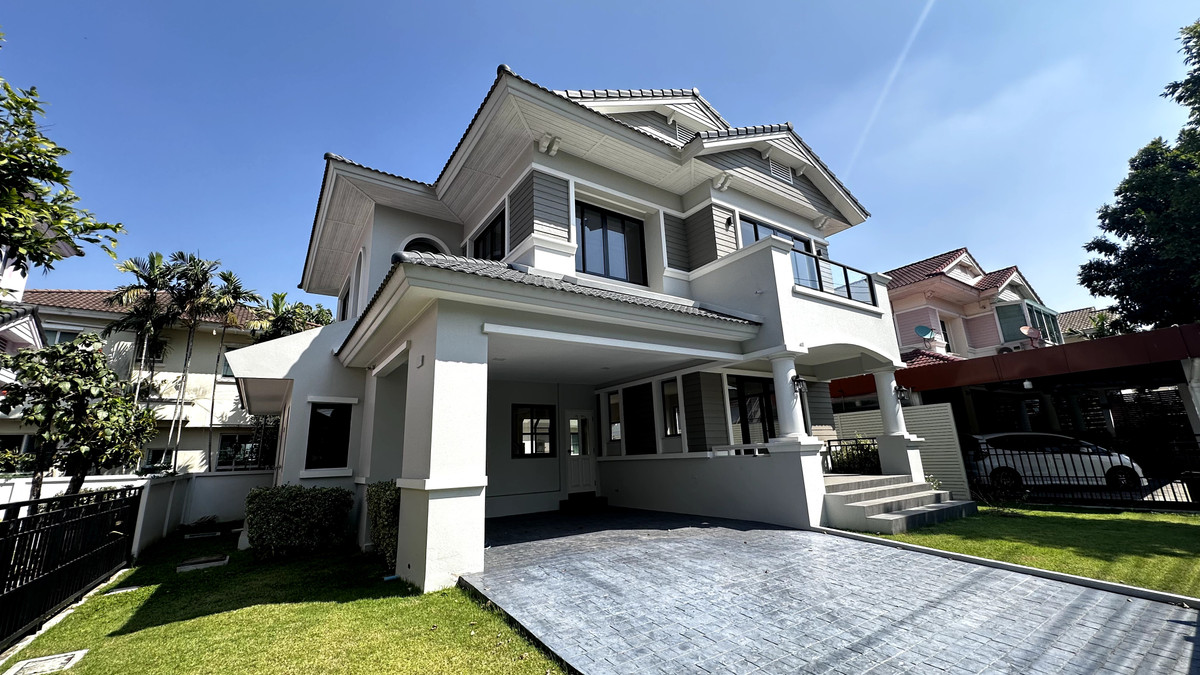 For SaleHouseRama5, Ratchapruek, Bangkruai : Beautiful new house, exactly as described The house faces the main road of the Manthana Pinklao - Rama 5 village project, next to Nakhon In Road. Near Rama 5 roundabout