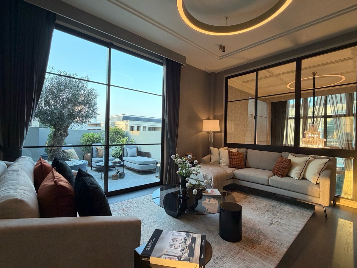 For SaleHousePattanakan, Srinakarin : Connoiseur Phatthanakan, located at the beginning of Soi Phatthanakan 32, fully furnished, last house. If interested, you can negotiate the price.