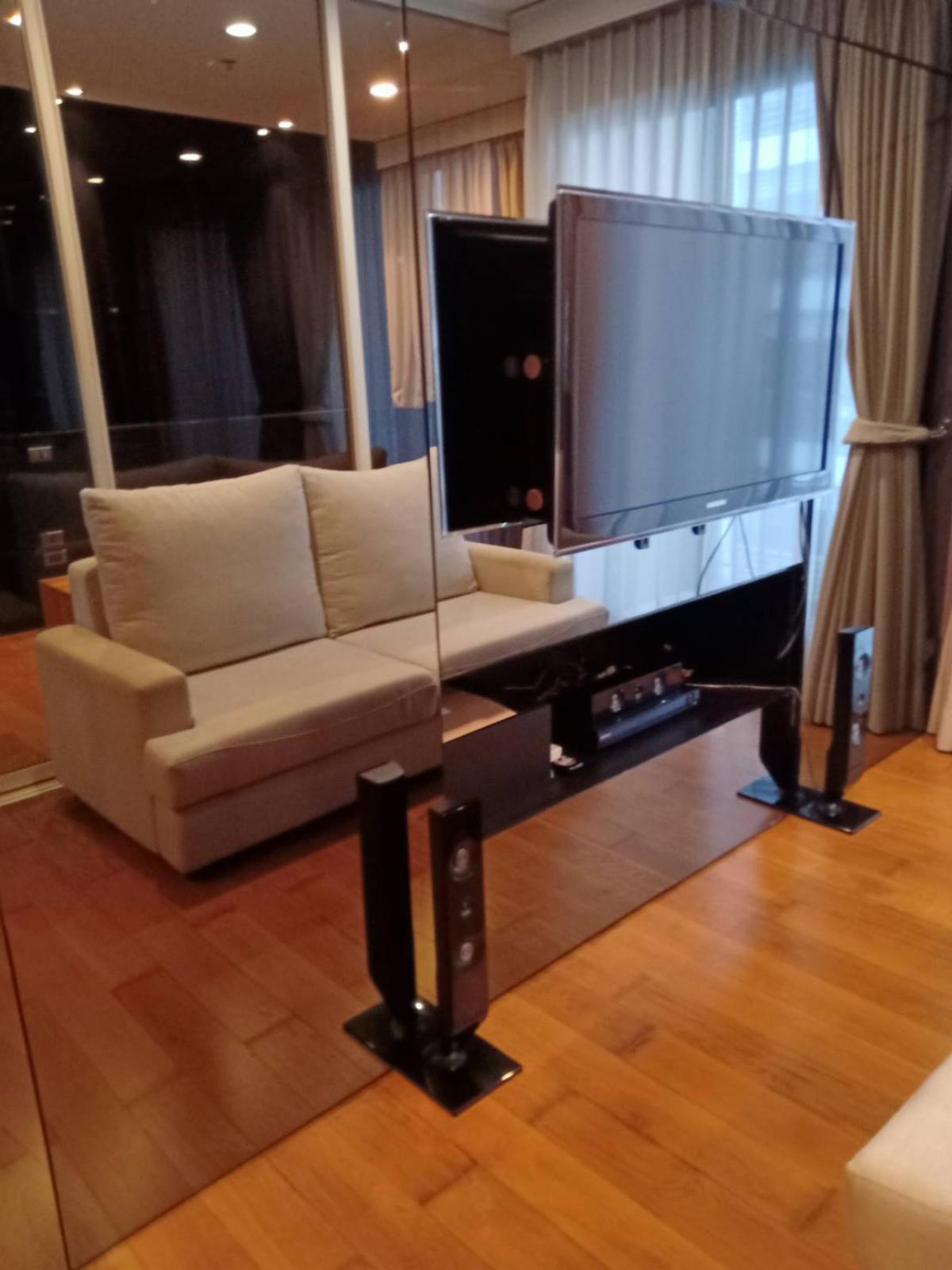 ขายคอนโดอารีย์ อนุสาวรีย์ : คอนโด The Vertical Aree 1 ห้องนอน ขาย 4.93 ล้าน ลงตัวทุกการใช้ชีวิต! 
พื้นที่ 40.51 ตร.ม. พร้อมเข้าอยู่ ใจกลางเมือง เรียนรู้เพิ่มเติมเลย!