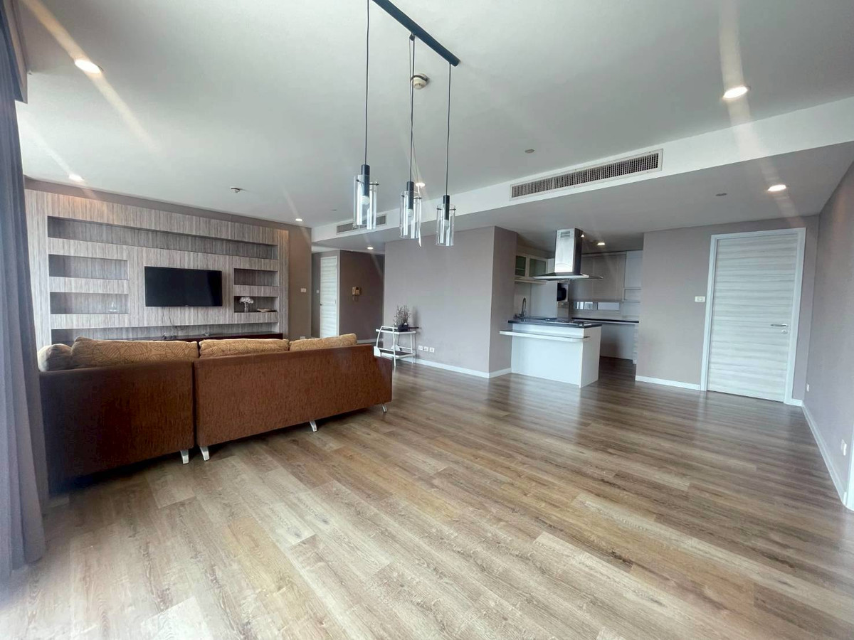 For RentCondoSukhumvit, Asoke, Thonglor : LTHC14321 – Condo for Rent | Fullerton Sukhumvit | 155 sqm | 3 Beds 3 Baths + 1 Maid Room | Near BTS Ekkamai | 90K/Month | Condo for rent Fullerton Sukhumvit