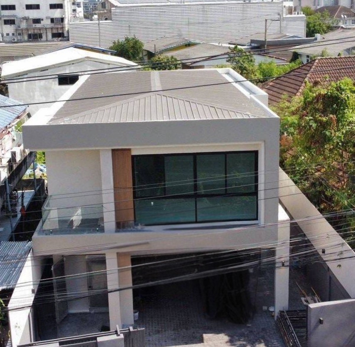 ให้เช่าบ้านบางนา แบริ่ง ลาซาล : 🏡 ให้เช่าบ้านเดี่ยวมือ 1 | ซอยลาซาล 43 ใกล้ รร.นานาชาติ Bangkok Patana ✨ บ้านใหม่สไตล์ Scandinavian อบอุ่น เรียบหรู เป็นส่วนตัว เหมาะสำหรับครอบครัวระยะยาว