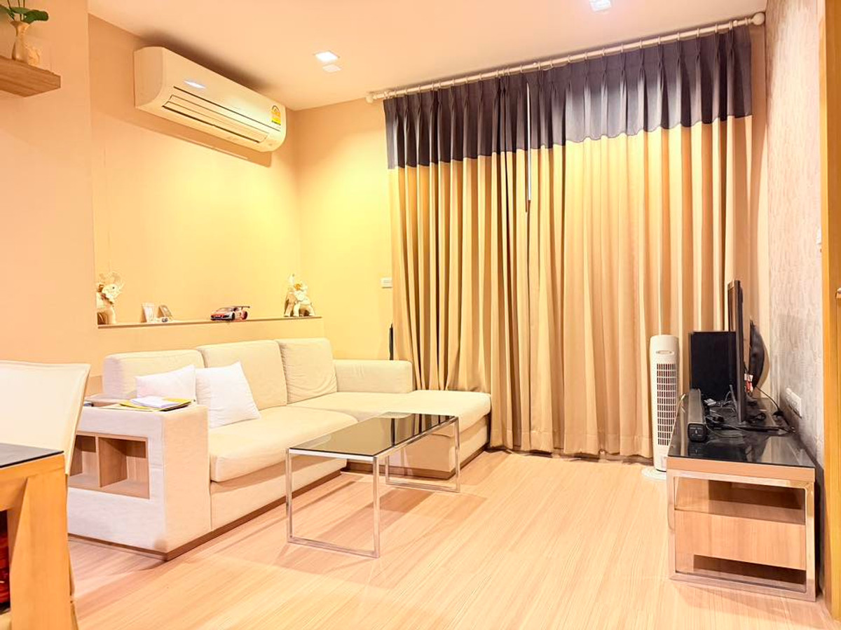 For RentCondoRatchadapisek, Huaikwang, Suttisan : Condo for rent Rhythm Ratchada - Huaikwang, corner room, high floor, beautiful view, no building yet, near MRT Huai Khwang, places to eat at night. Ready to move in