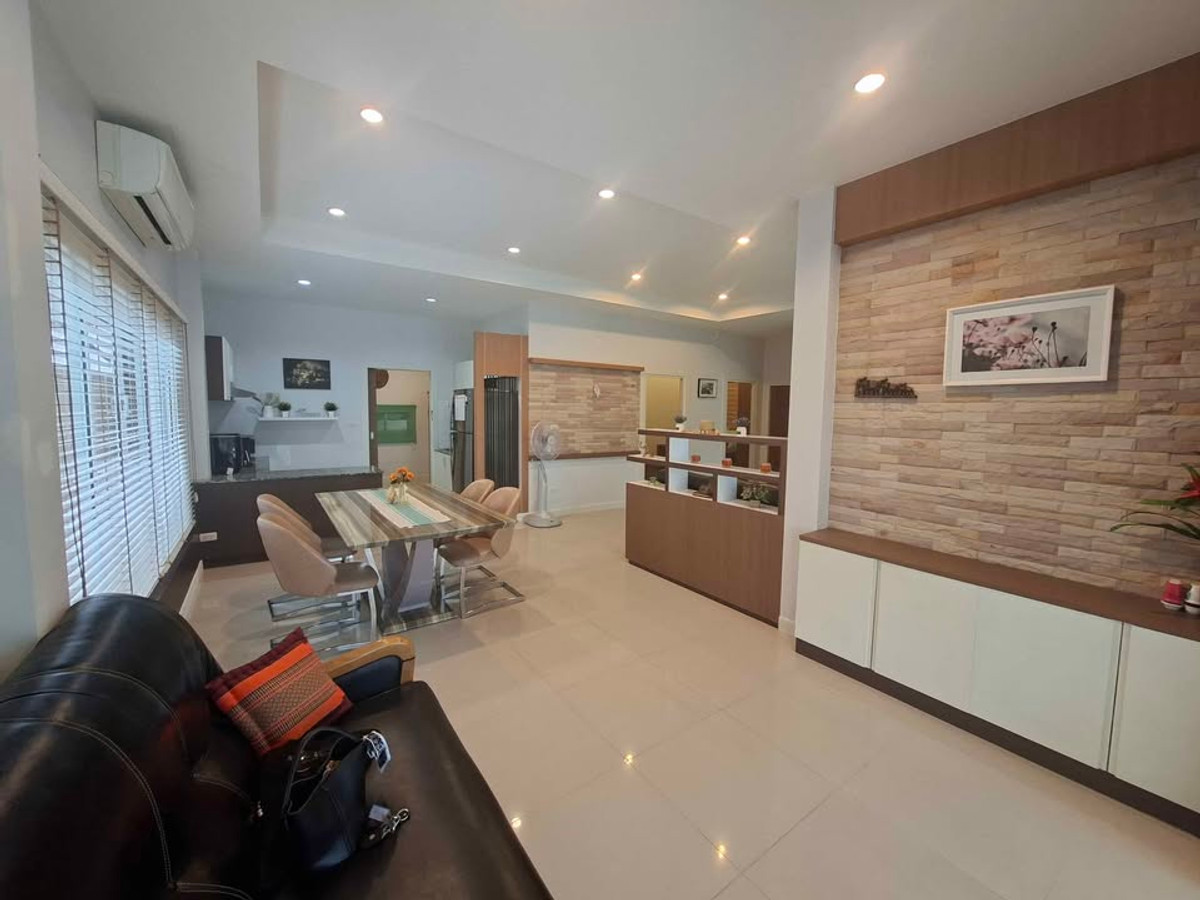 ให้เช่าบ้านพัทยา บางแสน ชลบุรี สัตหีบ : 🏡 Pool Villa ให้เช่า | หมู่บ้าน ซีรีนเพลส ห้วยใหญ่ | 3 ห้องนอน | เลี้ยงน้องหมาได้ | เพียง 38,000 บาท/เดือน