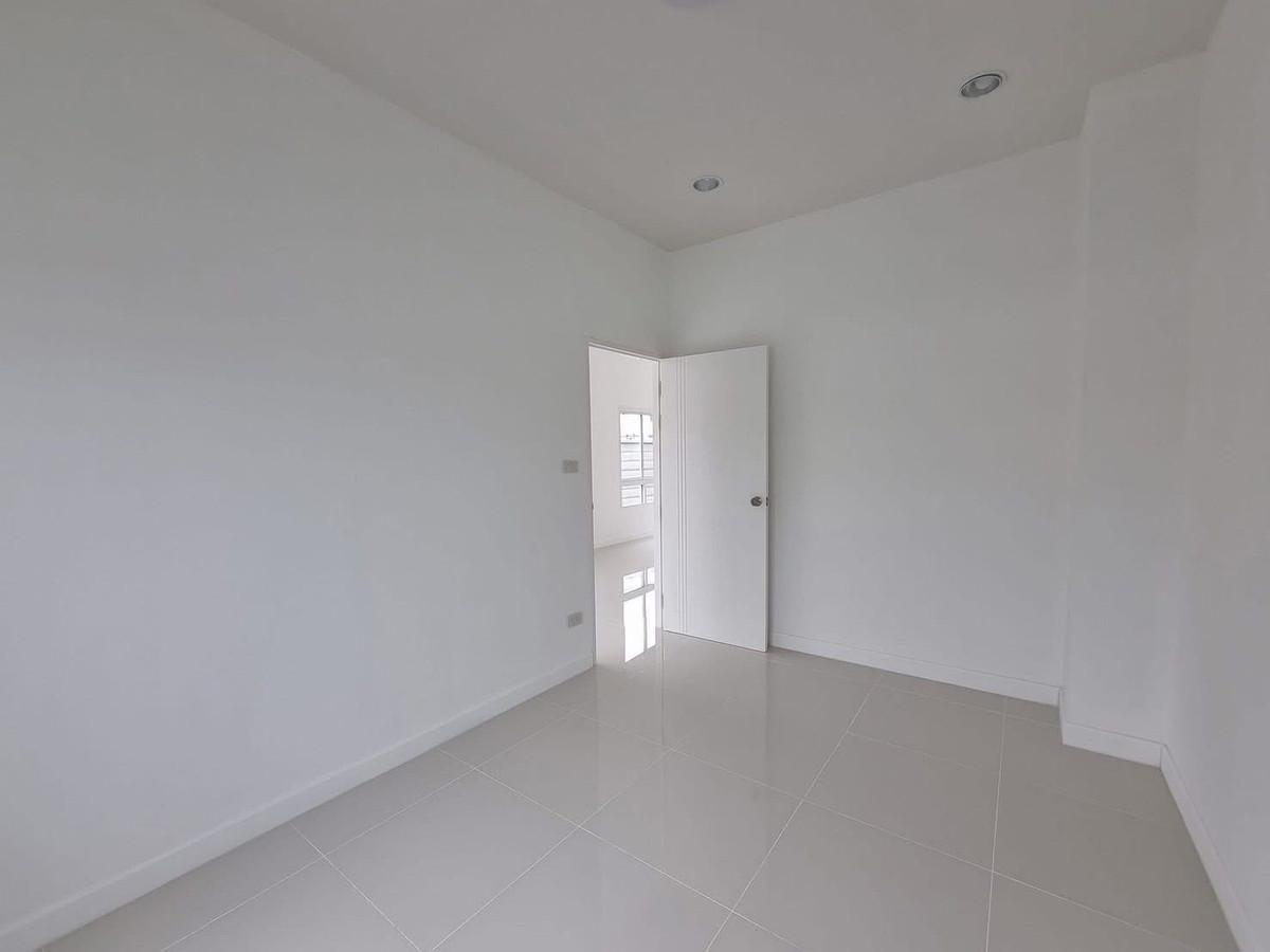 ขายทาวน์โฮมวิภาวดี ดอนเมือง หลักสี่ : ขาย/SALE : Townhome Kosum Ruamjai Soi 44 (ทาวน์โฮม โกสุม รวมใจ ซอย 44) - 5 ห้องนอน LC094