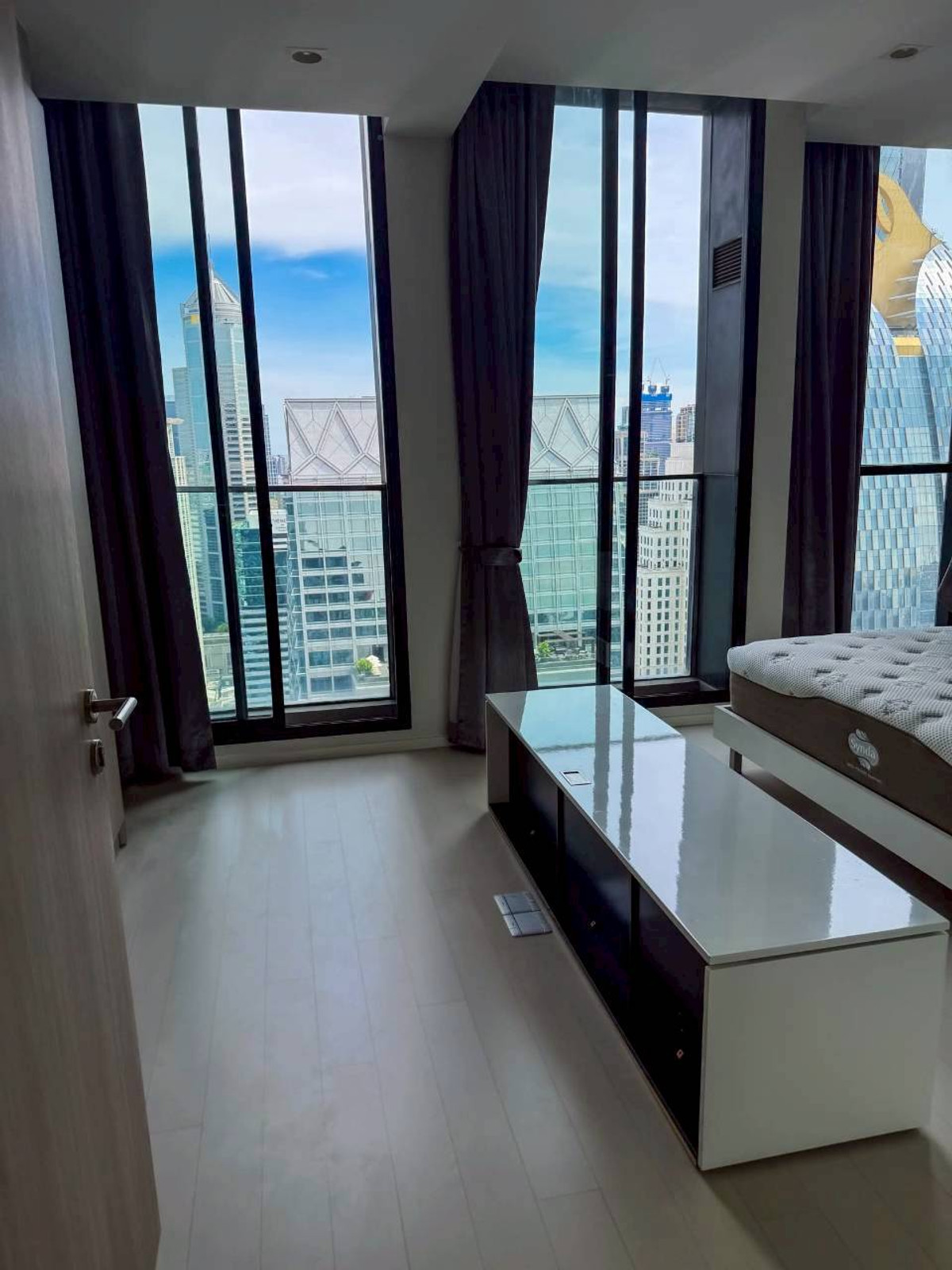 ให้เช่าคอนโดวิทยุ ชิดลม หลังสวน : ✅ NBP152 ✅ Line : @p2nproperty