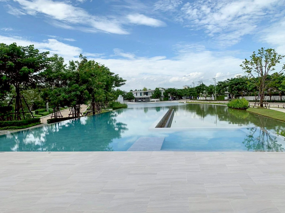 ให้เช่าบ้านสมุทรปราการ สำโรง : ให้เช่าบ้านเดี่ยว Mantana Bangna Km.15 แบบ Premier ติดสโมสร พร้อมอยู่ Please call: 062-496-6454