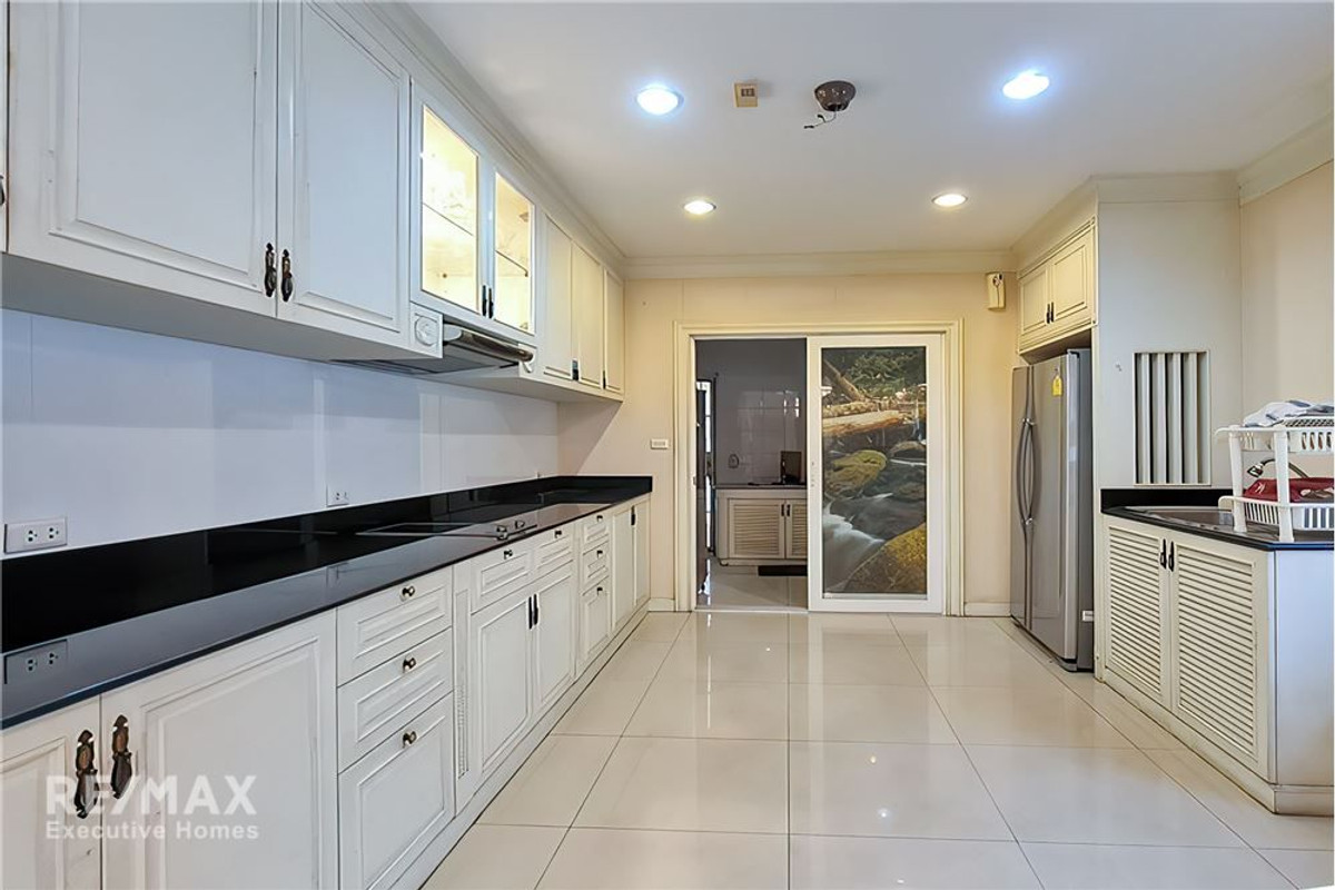 ขายบ้านลาดกระบัง สุวรรณภูมิ : ขายด่วน! บ้านพร้อมที่ดินใหญ่ 181 ตร.ว. ใกล้สวนหลวง ร.9 เพียง 2.5กม.