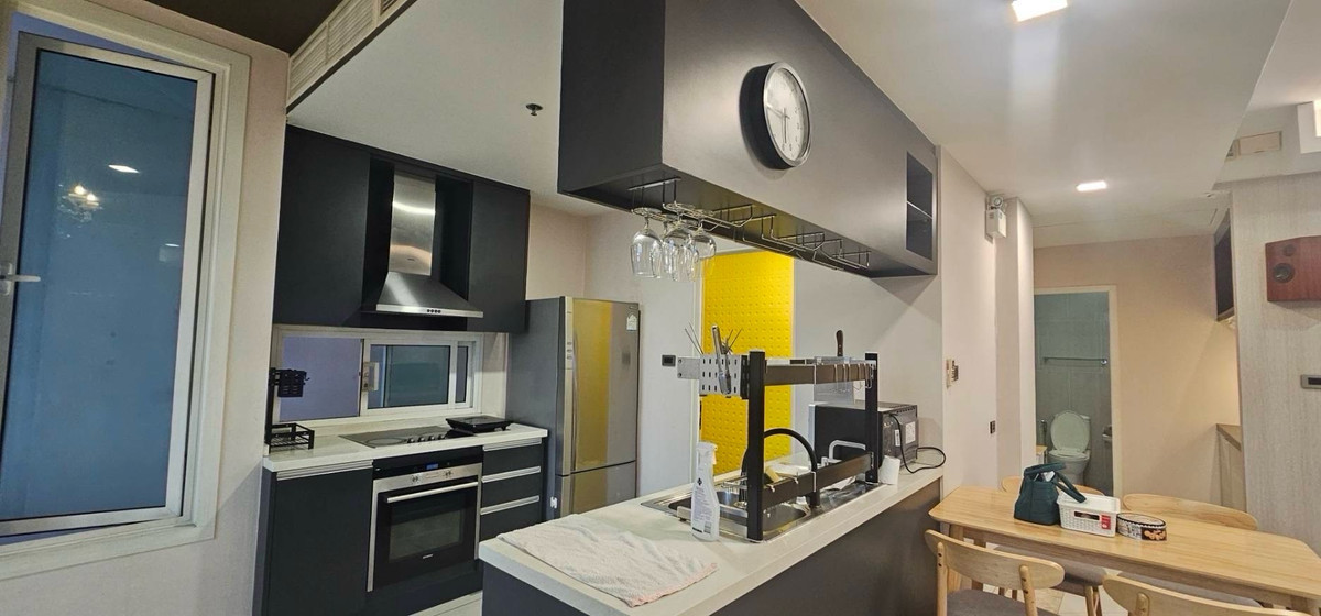 For RentCondoSathorn, Narathiwat : The Empire Place for rent. 0816037454