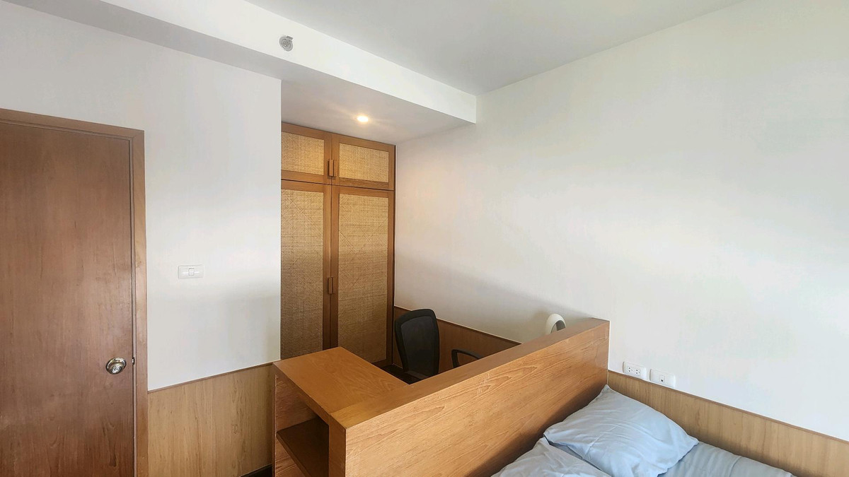 ให้เช่าคอนโดเชียงใหม่ : Supalai Monte 2 | ให้เช่า 1 ห้องนอน ไซต์ใหญ่ วิวสวย เห็นภูเขา และห้องมีโต๊ะทำงาน เอาฟูกมาใส่เพิ่มได้ สะดวกสะบาย เดินถึงเซ็นทรัล เฟส เชียงใหม่