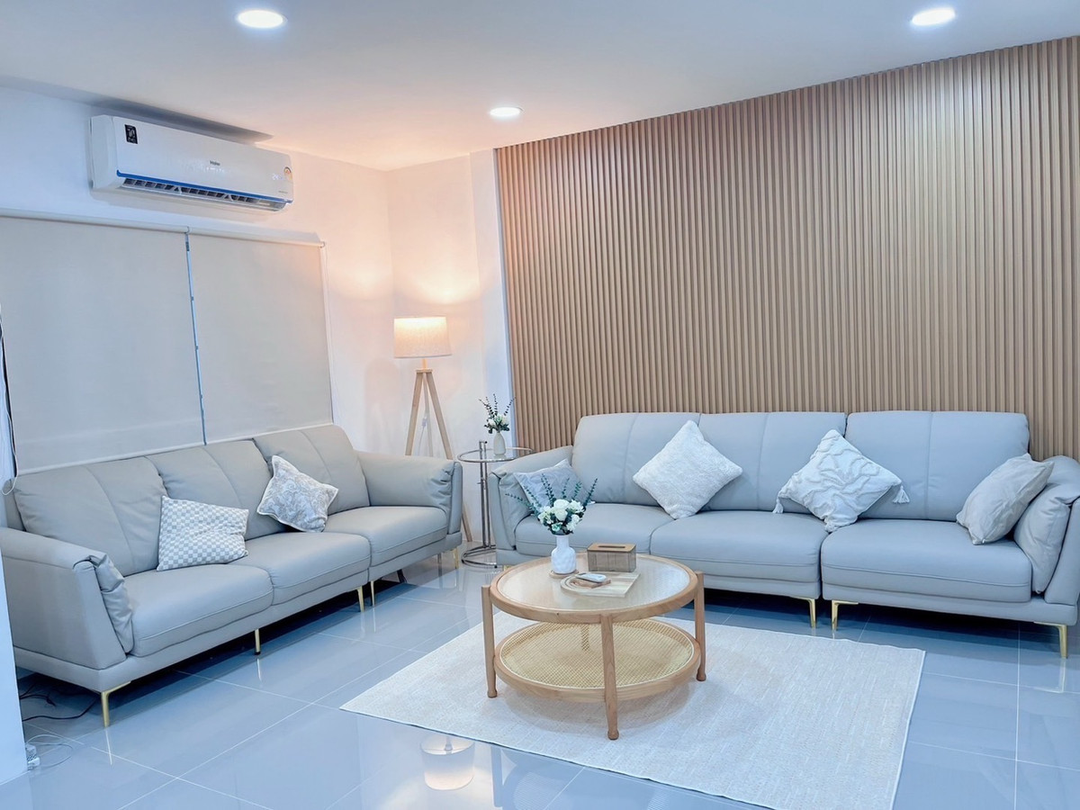 ให้เช่าทาวน์โฮมรัชดา ห้วยขวาง : 💕Huai Khwang Houseบ้านเช่าห้วยขวาง 5ห้องนอน3ห้องน้ำ รัชดา18 ใกล้MRTห้วยขวาง แอร์ทุกห้องรีโนเวทใหม่ 💕 ว่างพร้อมอยู่✨