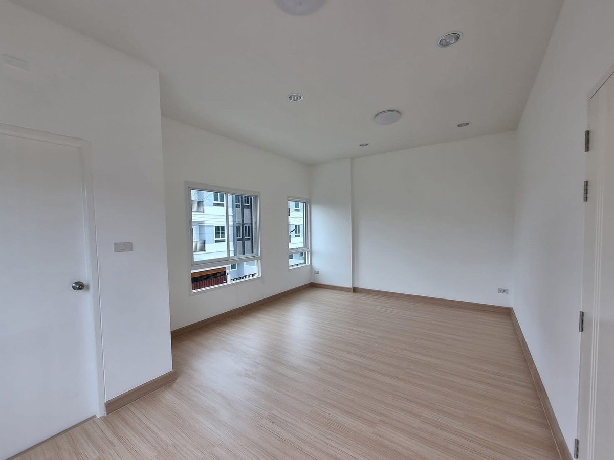 ขายทาวน์โฮมวิภาวดี ดอนเมือง หลักสี่ : ขาย/SALE : Townhome Kosum Ruamjai Soi 44 (ทาวน์โฮม โกสุม รวมใจ ซอย 44) - 5 ห้องนอน LC094