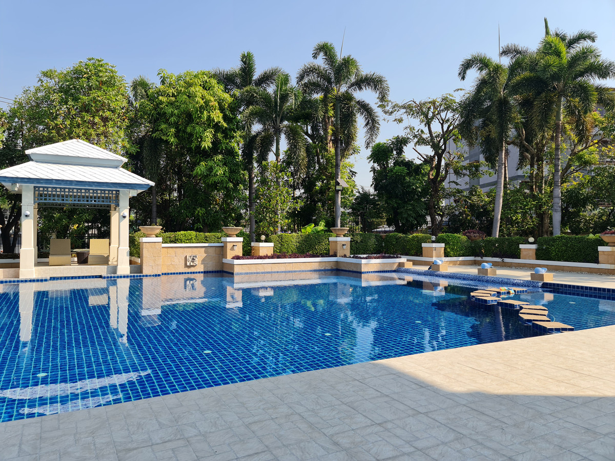 ขายบ้านลาดกระบัง สุวรรณภูมิ : ขายด่วน! บ้านพร้อมที่ดินใหญ่ 181 ตร.ว. ใกล้สวนหลวง ร.9 เพียง 2.5กม.