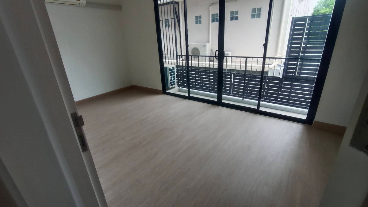 ขายทาวน์โฮมรัชดา ห้วยขวาง : ✨ขายทาวน์เฮาส์3.5ชั้นราคาพิเศษยูนิตสุดท้ายย่านรัชดา32 3ห้องนอน แปลงมุม มีความเป็นส่วนตัว ใกล้รถไฟฟ้า เดินทางสะดวก