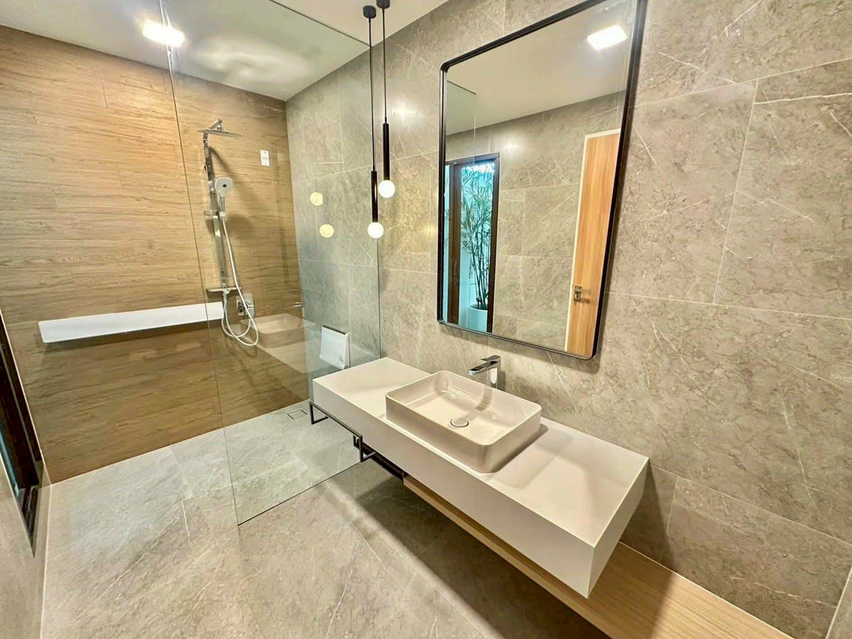 ให้เช่าบ้านสมุทรปราการ สำโรง : ให้เช่าบ้านเดี่ยว Mantana Bangna Km.15 แบบ Premier ติดสโมสร พร้อมอยู่ Please call: 062-496-6454