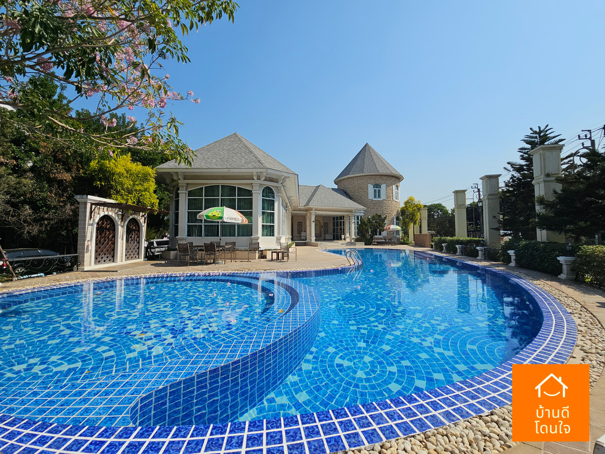 ขายทาวน์โฮมนวมินทร์ รามอินทรา : โปรไฟไหม้ 🔥บ้านกลางเมือง นวมินทร์42 (33 ตร.ว.) หลังมุม รีโนเวทใหม่สวย ใกล้เดอะมอล์บางกะปิ 