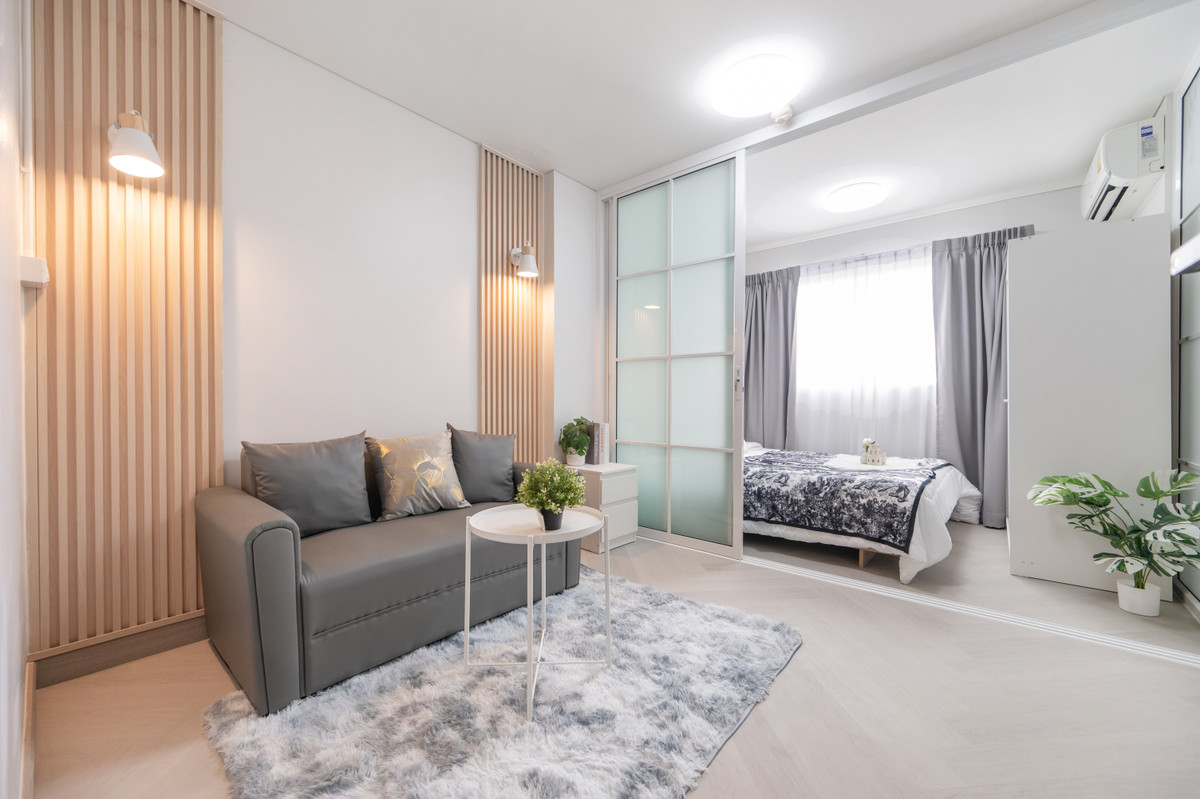 For SaleCondoLadkrabang, Suwannaphum Airport : Condo near the BTS! Free furniture and electrical appliances Lumpini Condo Town Romklao-Suvarnabhumi, easy installments 4000 baht / month.