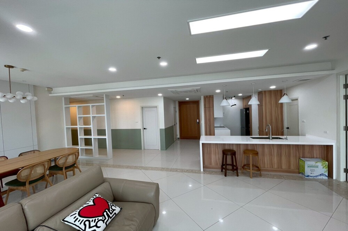 CondoSathorn, Narathiwat : 🔥 For Sale - Rent !! Wide living room, rare item !! 🔥 Code C20260200002..........The Empire Place, 3 bedroom, 4 bathroom, high floor 29++, furnished, ready to move in, Special Deal!!📣📣