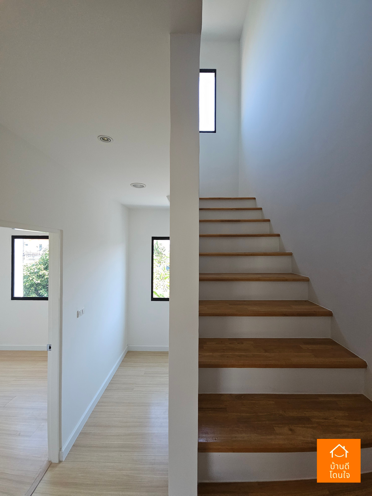 ขายทาวน์โฮมนวมินทร์ รามอินทรา : โปรไฟไหม้ 🔥บ้านกลางเมือง นวมินทร์42 (33 ตร.ว.) หลังมุม รีโนเวทใหม่สวย ใกล้เดอะมอล์บางกะปิ 