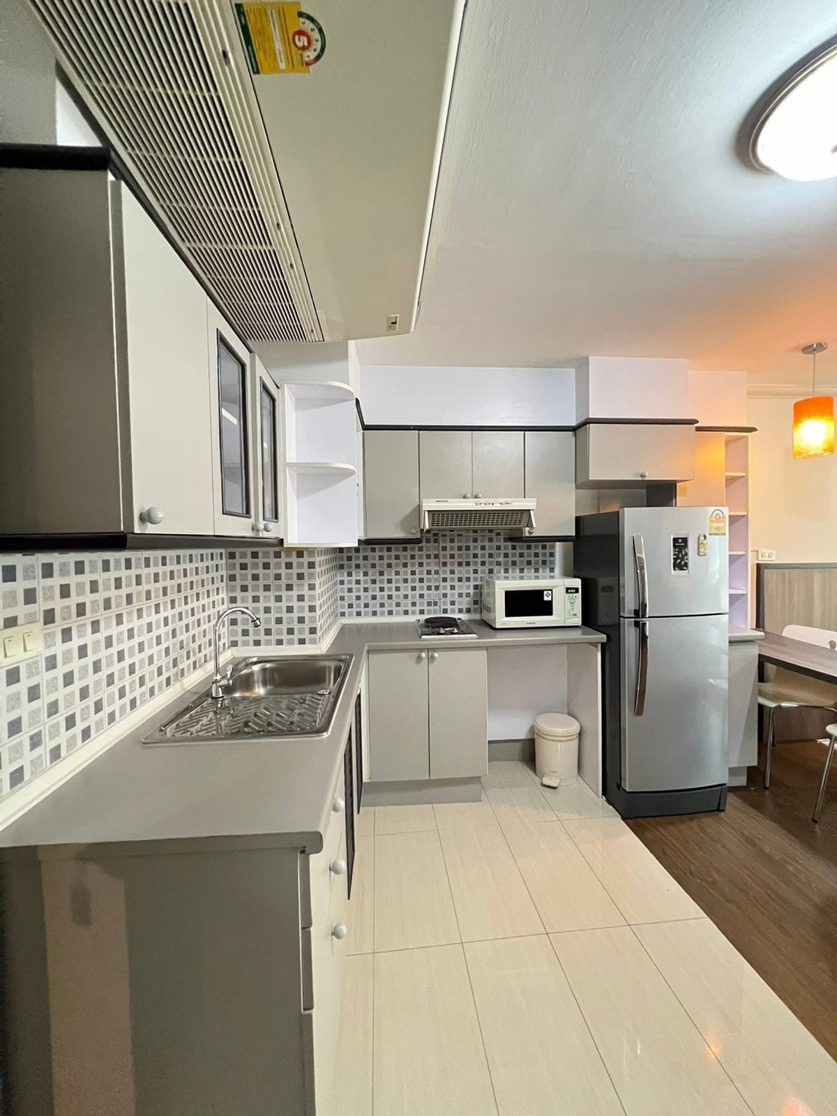 For SaleCondoVipawadee, Don Mueang, Lak Si : Vibhavadi Suite / 1 Bedroom (SALE WITH TENENT), Vibhavadi Suite / 1 Bedroom (Sale with Tenant) PINP206