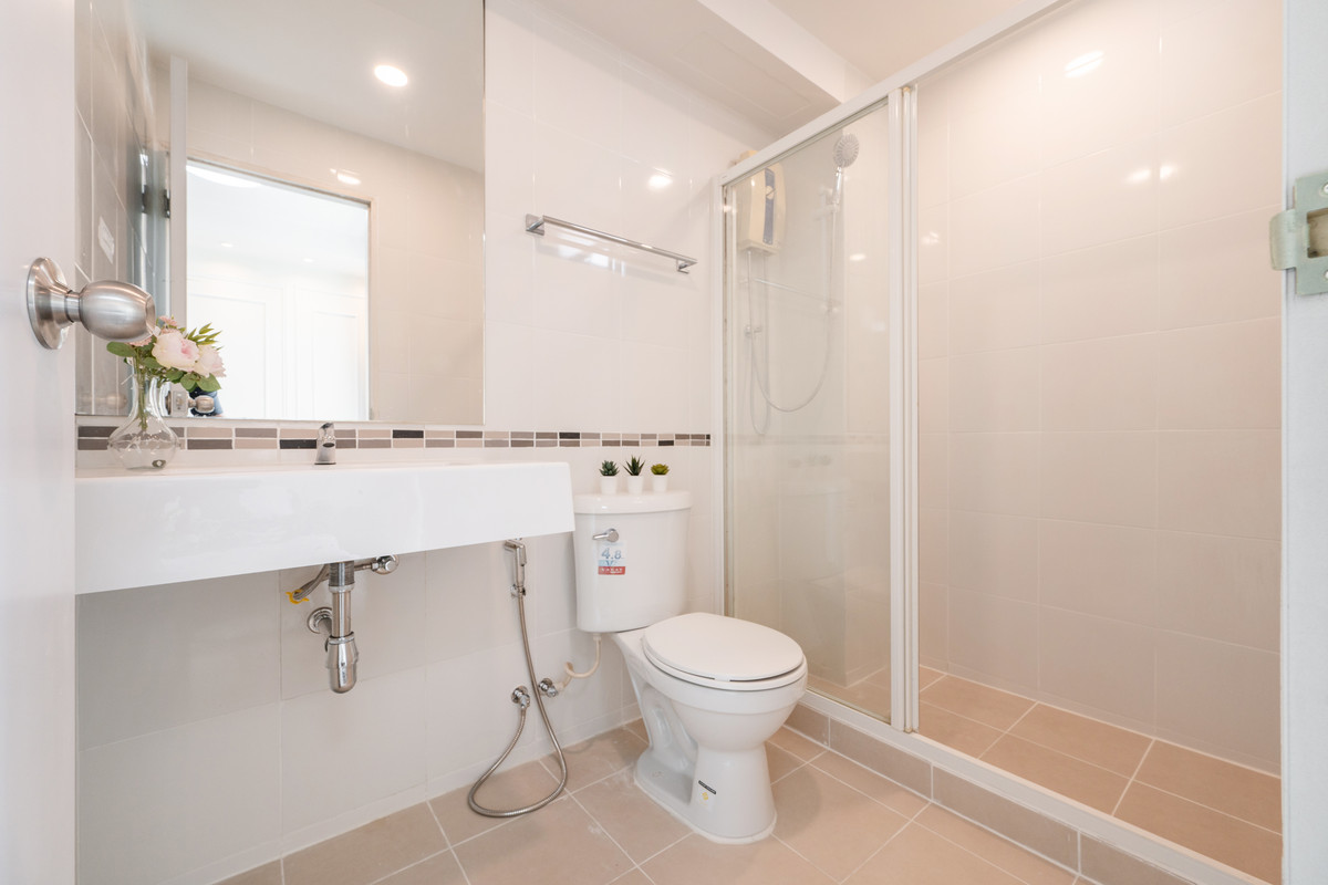 For SaleCondoOnnut, Udomsuk : Condo near the BTS, in the heart of the city, prime location! The Log 3 - Sukhumvit, low price starting at 5000 baht per month, fully furnished condo, just pack your bags and move in!!!!