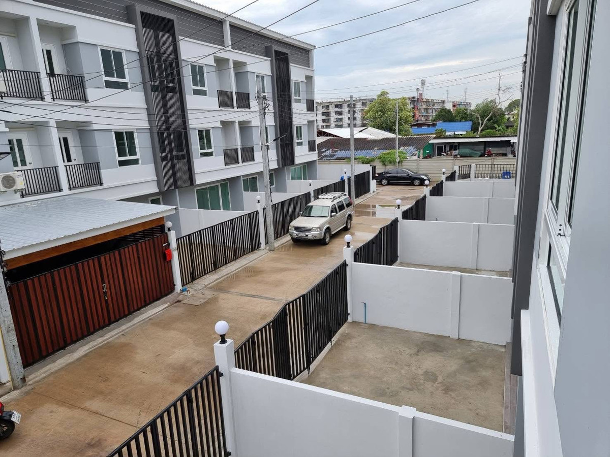 ขายทาวน์โฮมวิภาวดี ดอนเมือง หลักสี่ : ขาย/SALE : Townhome Kosum Ruamjai Soi 44 (ทาวน์โฮม โกสุม รวมใจ ซอย 44) - 5 ห้องนอน LC094