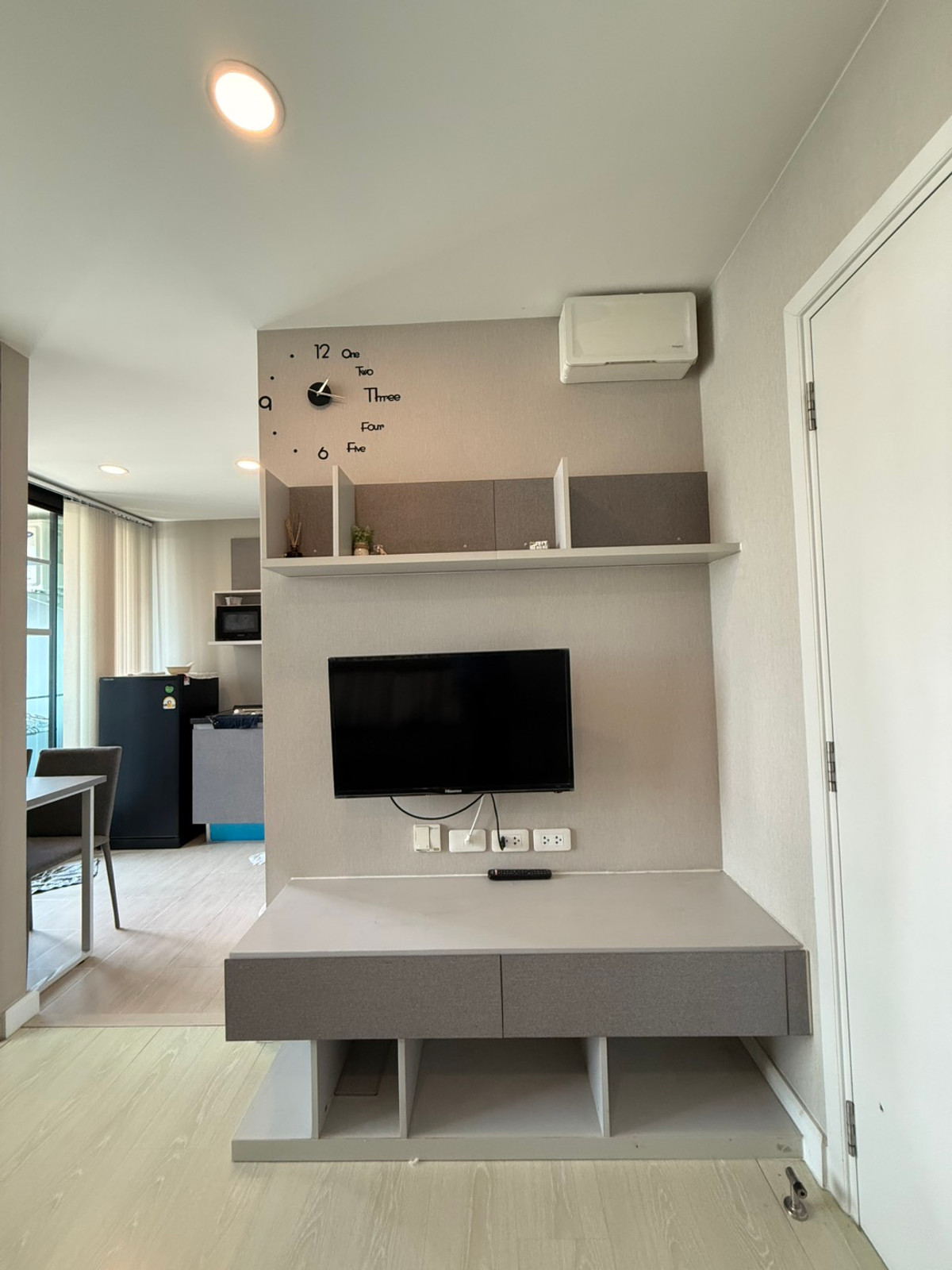 ให้เช่าคอนโดนวมินทร์ รามอินทรา : ให้เช่าคอนโด เดอะคิวบ์ สเตชั่น รามอินทรา 109 ห้องใหญ่ พร้อมเครื่องใช้ไฟฟ้าเฟอร์นิเจอร์