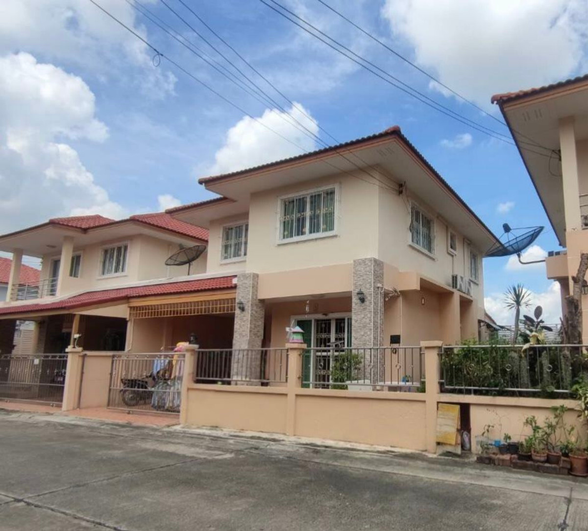 For SaleSamut Prakan,Samrong : 38.5 sq m, 5 bedrooms, 2 bathrooms, 2-story detached house, Suriya Perfect Bangna Km.5