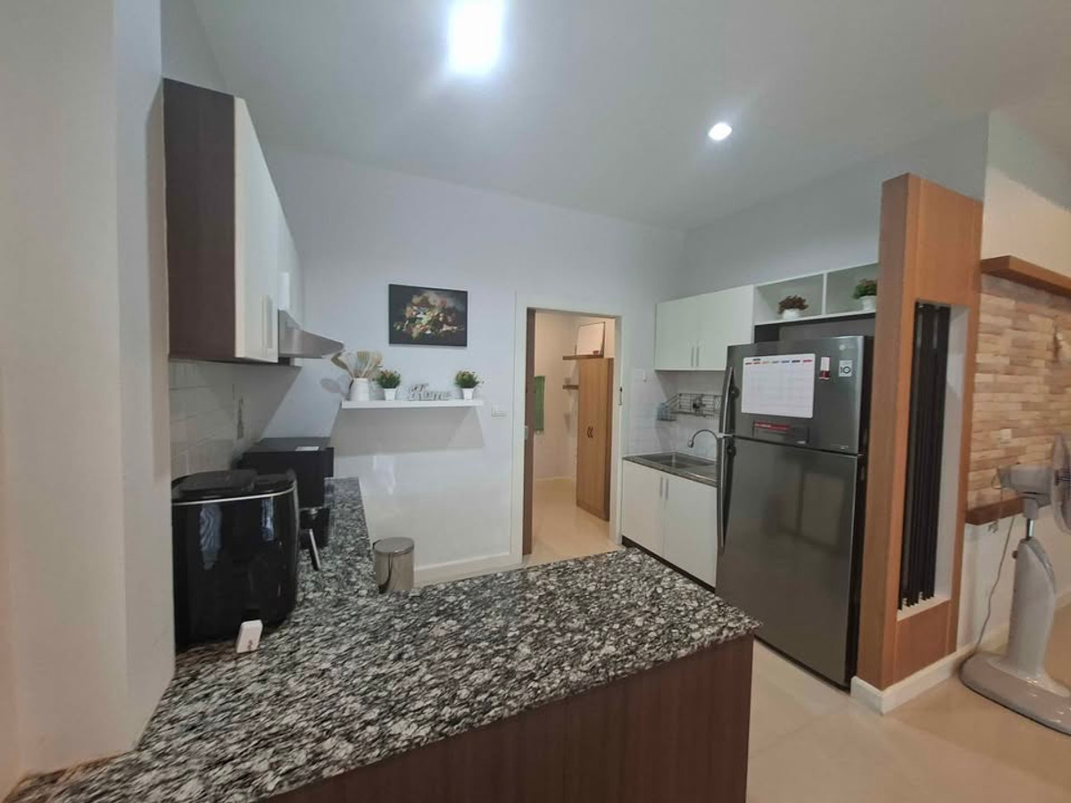 ให้เช่าบ้านพัทยา บางแสน ชลบุรี สัตหีบ : 🏡 Pool Villa ให้เช่า | หมู่บ้าน ซีรีนเพลส ห้วยใหญ่ | 3 ห้องนอน | เลี้ยงน้องหมาได้ | เพียง 38,000 บาท/เดือน