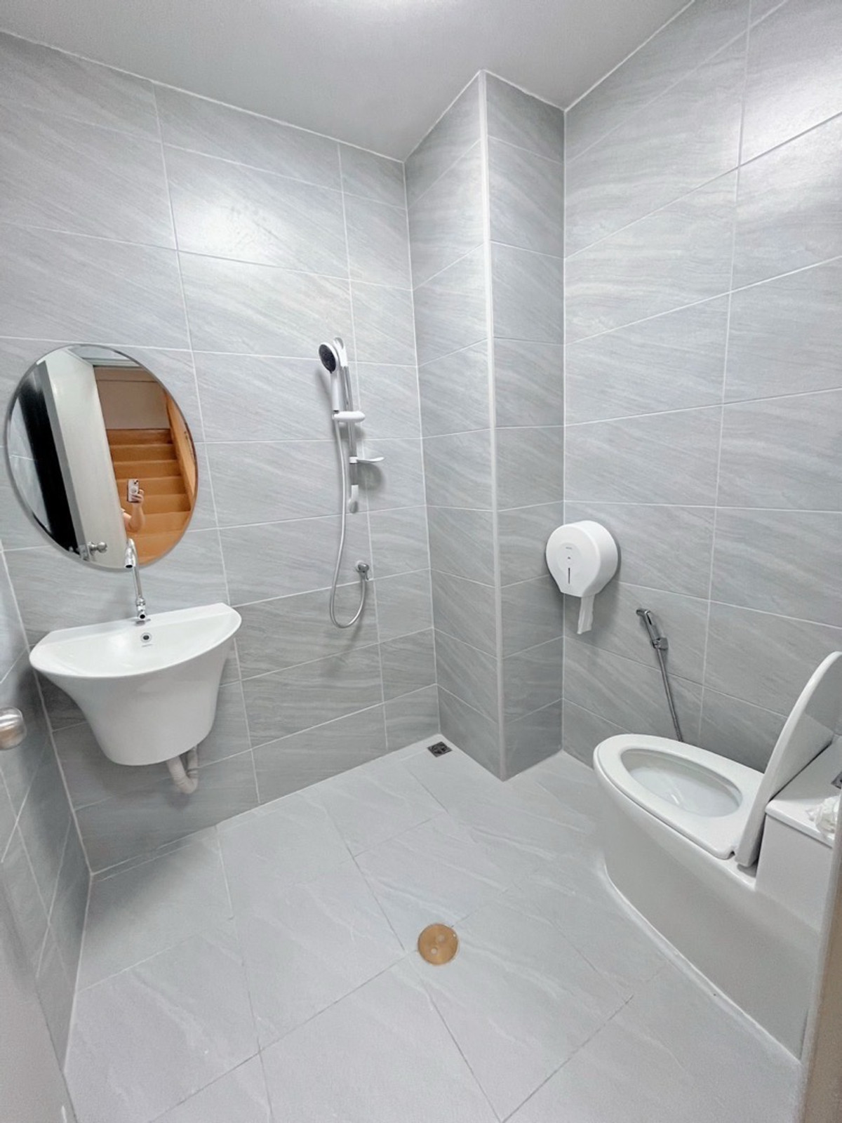 ให้เช่าทาวน์โฮมรัชดา ห้วยขวาง : 💕Huai Khwang Houseบ้านเช่าห้วยขวาง 5ห้องนอน3ห้องน้ำ รัชดา18 ใกล้MRTห้วยขวาง แอร์ทุกห้องรีโนเวทใหม่ 💕 ว่างพร้อมอยู่✨