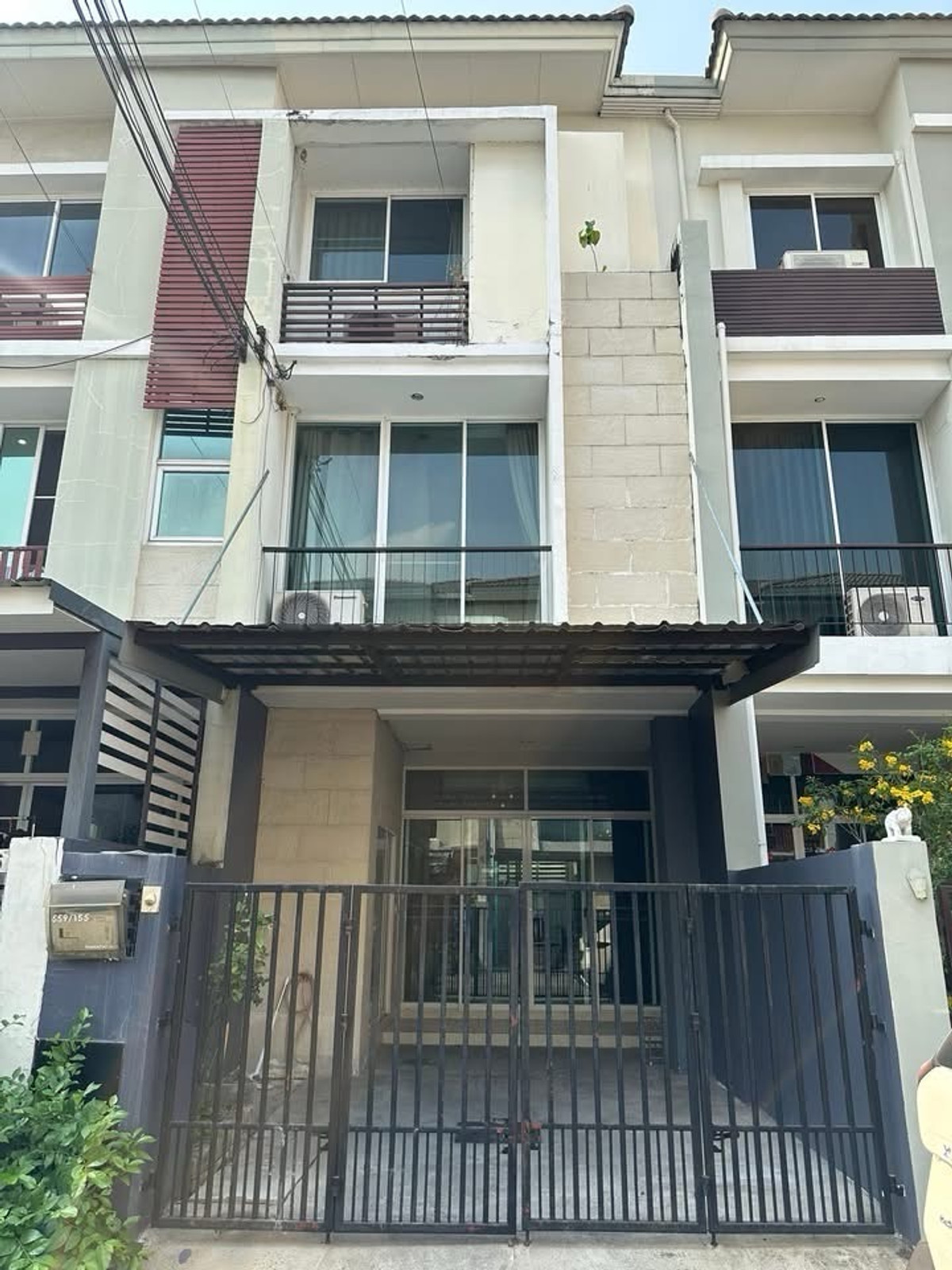 For RentTownhomeSathorn, Narathiwat : Townhome for rent, Thanapat House Village, Sathorn-Narathiwat. 🐾🐶You can raise animals.