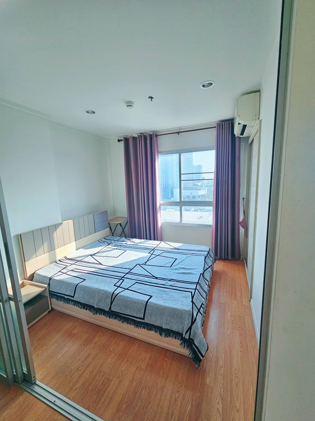 For SaleCondoPattanakan, Srinakarin : Condo for sale, best price, near Airportlink Hua Mak Station ✨Lumpini Place Srinakarin - Hua Mak Station