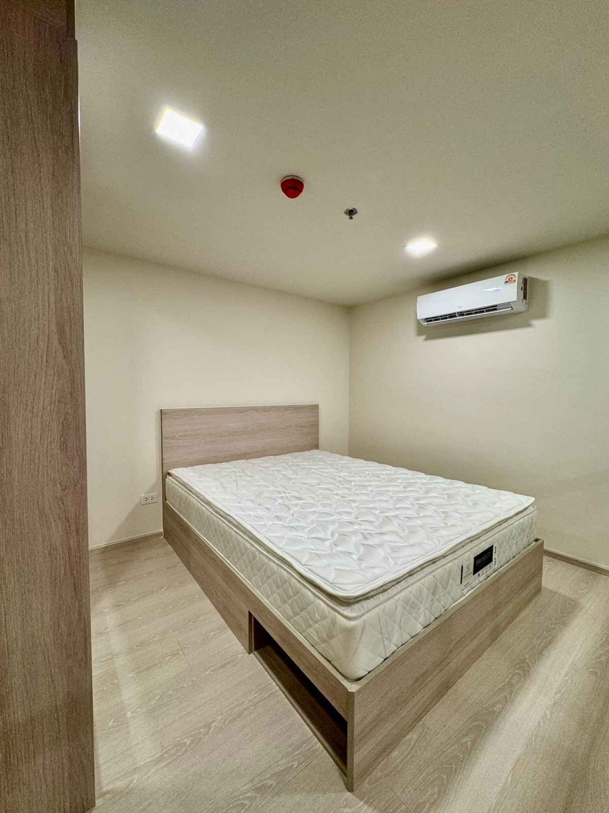 For RentCondoWongwianyai, Charoennakor : 🔥 For rent FLO by Sansiri, Loft room, high ceiling!