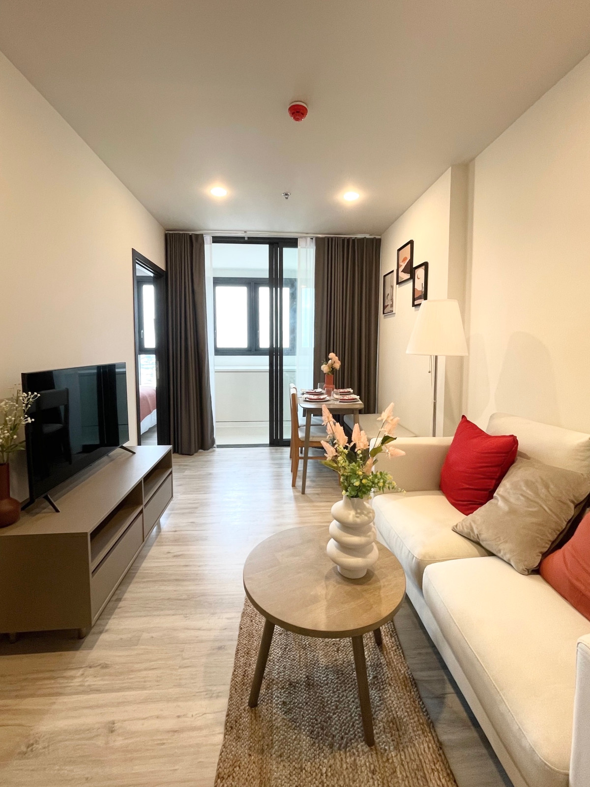 For SaleCondoRatchadapisek, Huaikwang, Suttisan : XT Huaikhwan XT Huai Khwang, a pleasant condominium, only 75 meters from the Huai Khwang MRT station.