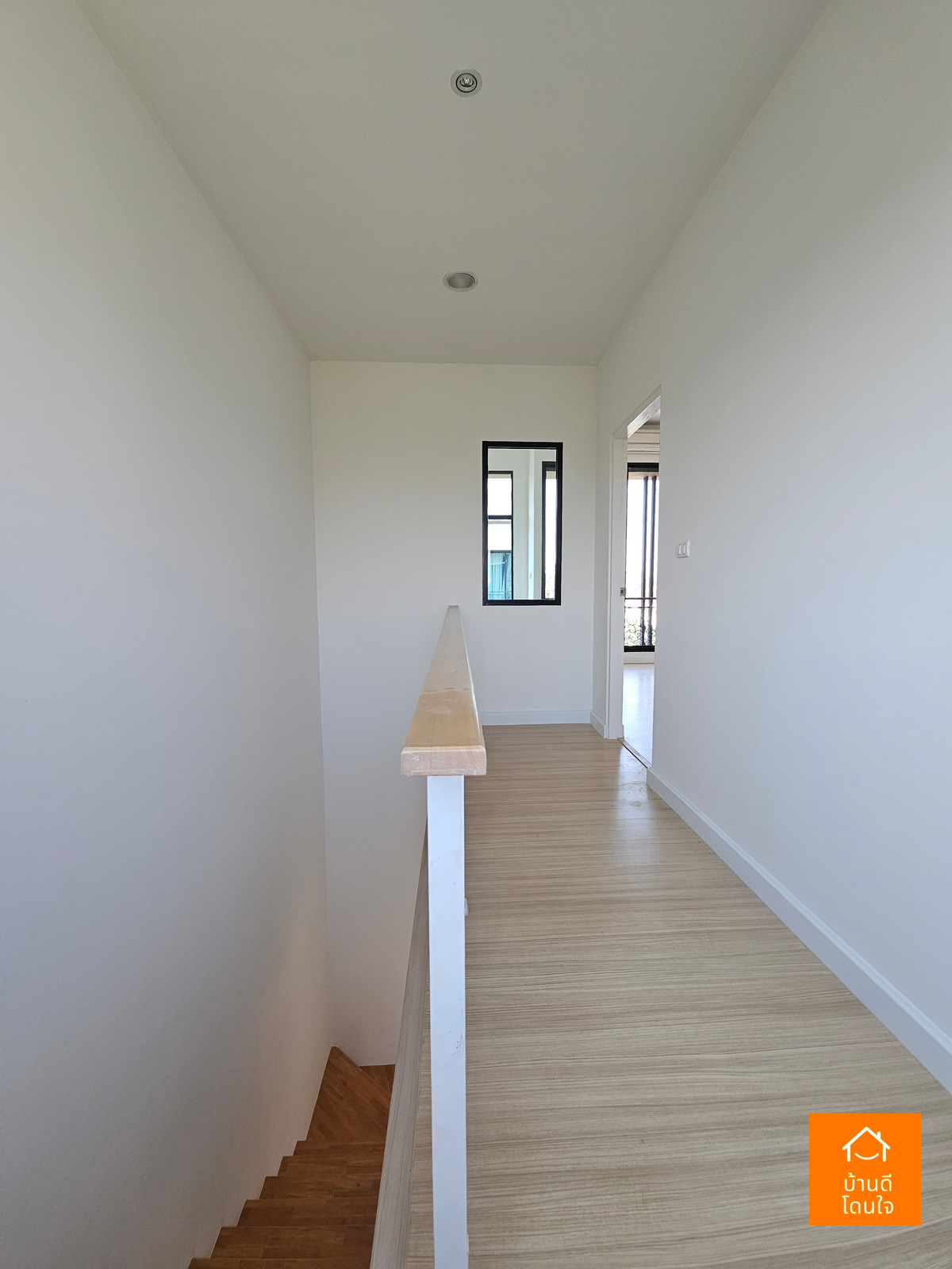 ขายทาวน์โฮมนวมินทร์ รามอินทรา : โปรไฟไหม้ 🔥บ้านกลางเมือง นวมินทร์42 (33 ตร.ว.) หลังมุม รีโนเวทใหม่สวย ใกล้เดอะมอล์บางกะปิ 