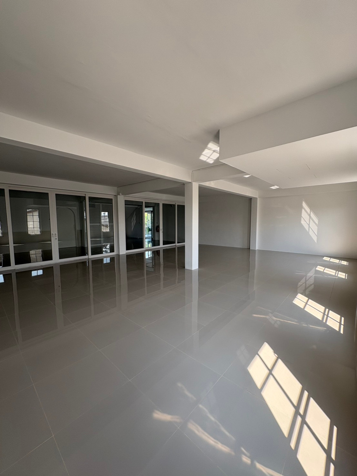 For RentNawamin, Ramindra : Office space for rent Supports both offices and Co-Working Space.