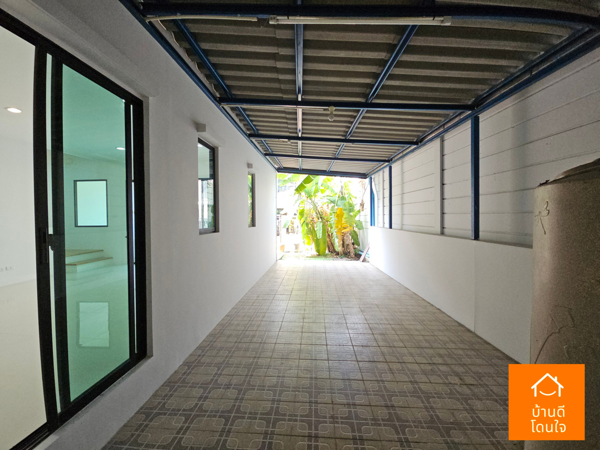 ขายทาวน์โฮมนวมินทร์ รามอินทรา : โปรไฟไหม้ 🔥บ้านกลางเมือง นวมินทร์42 (33 ตร.ว.) หลังมุม รีโนเวทใหม่สวย ใกล้เดอะมอล์บางกะปิ 